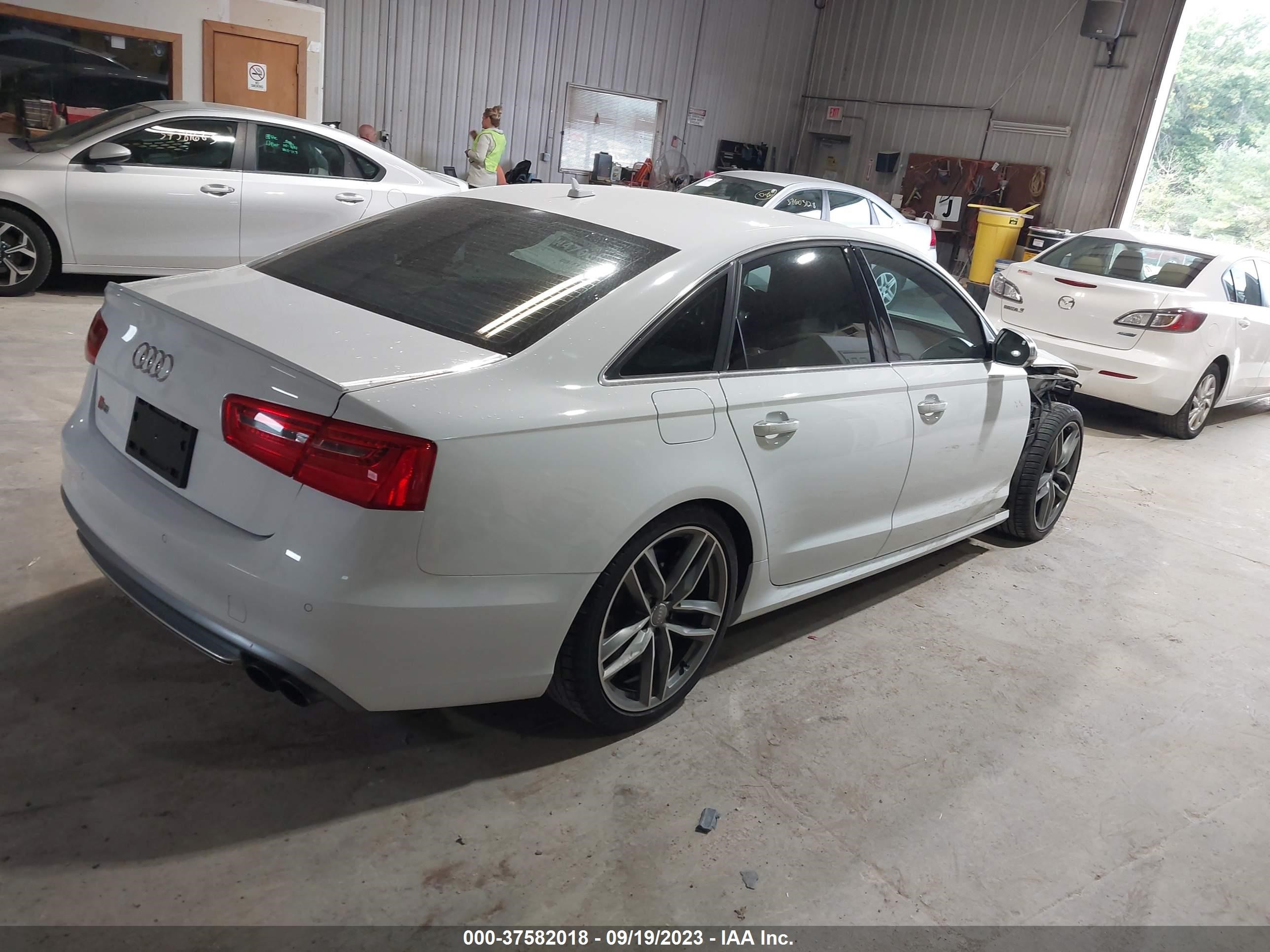 Photo 3 VIN: WAUF2AFC0DN112122 - AUDI S6 