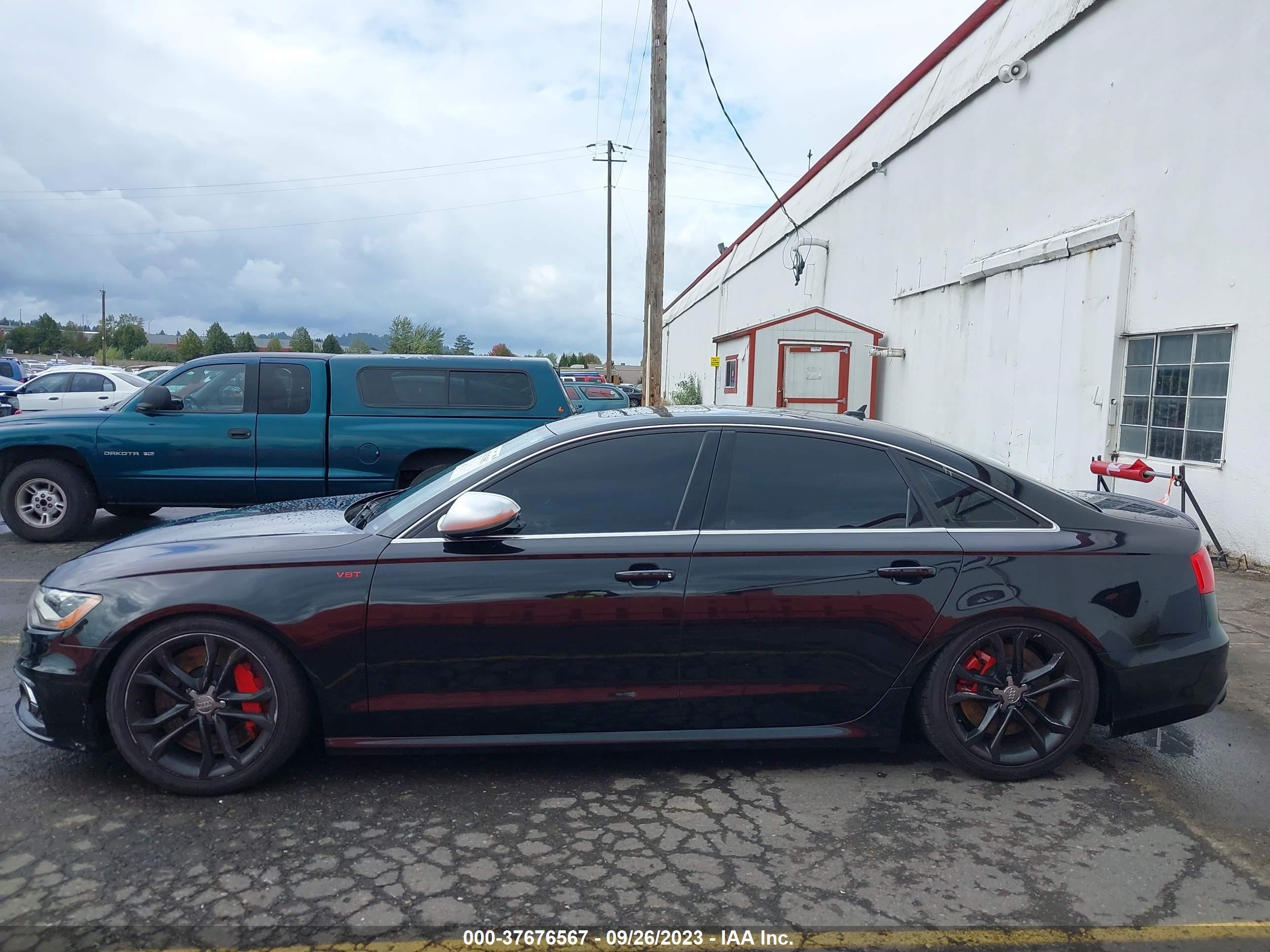 Photo 13 VIN: WAUF2AFC3DN130811 - AUDI S6 