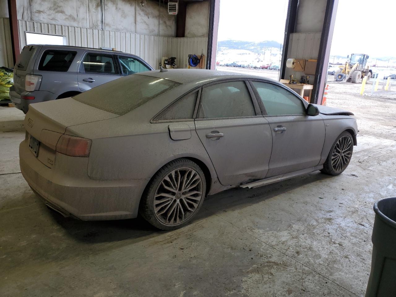 Photo 2 VIN: WAUF8AFC3JN063881 - AUDI A6 