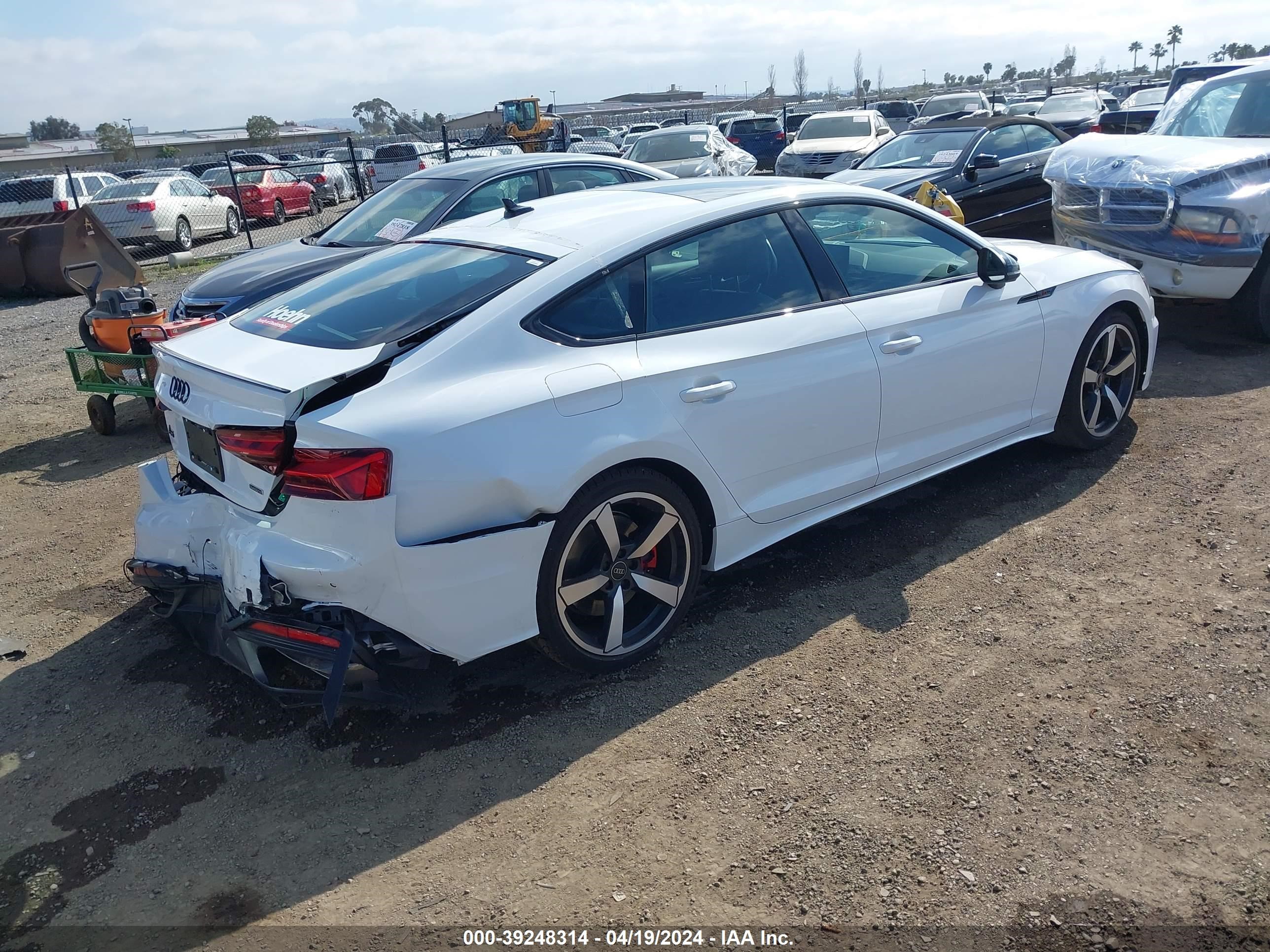 Photo 3 VIN: WAUFACF56RA003405 - AUDI A5 