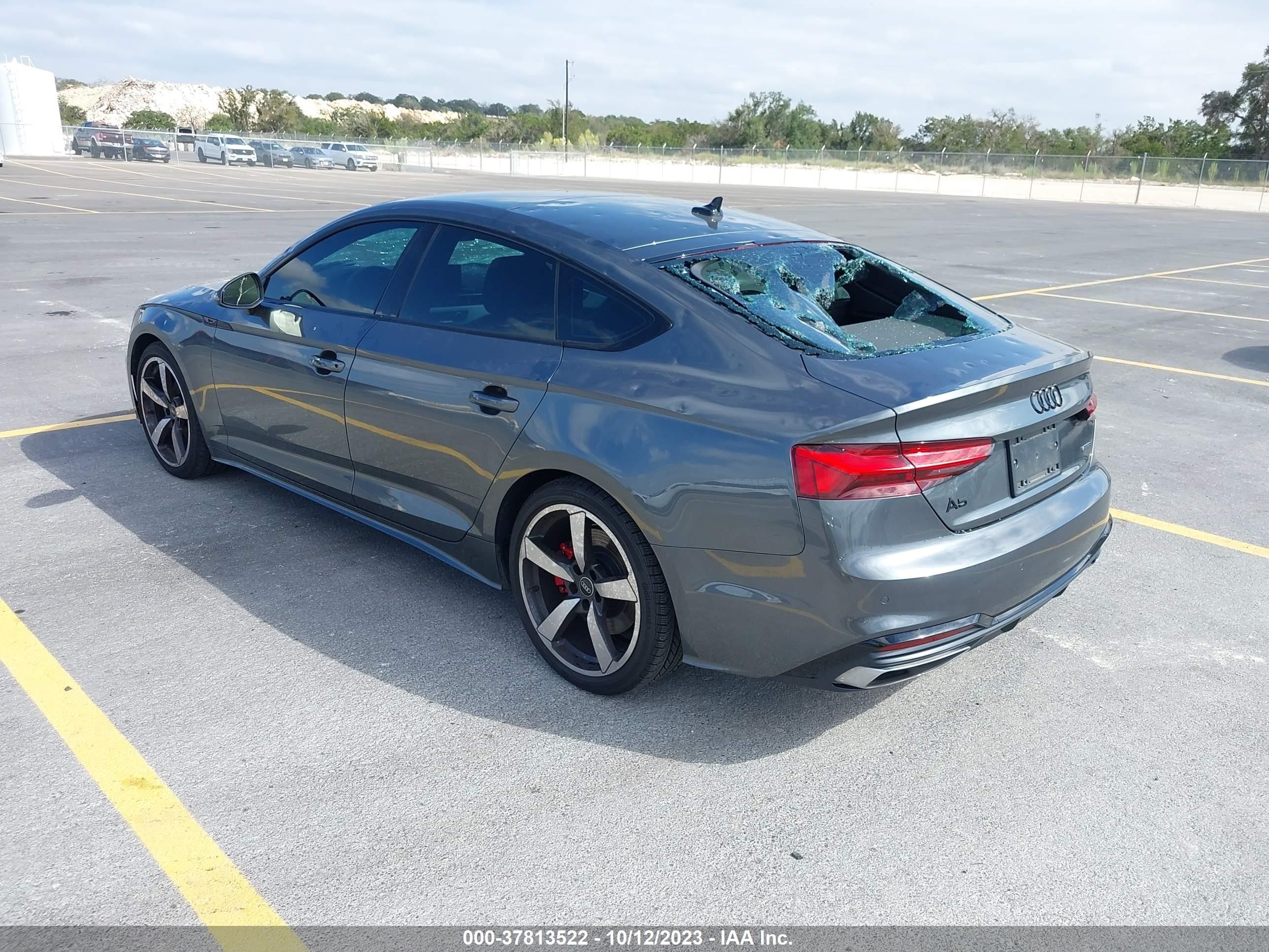 Photo 2 VIN: WAUFACF59NA035694 - AUDI A5 