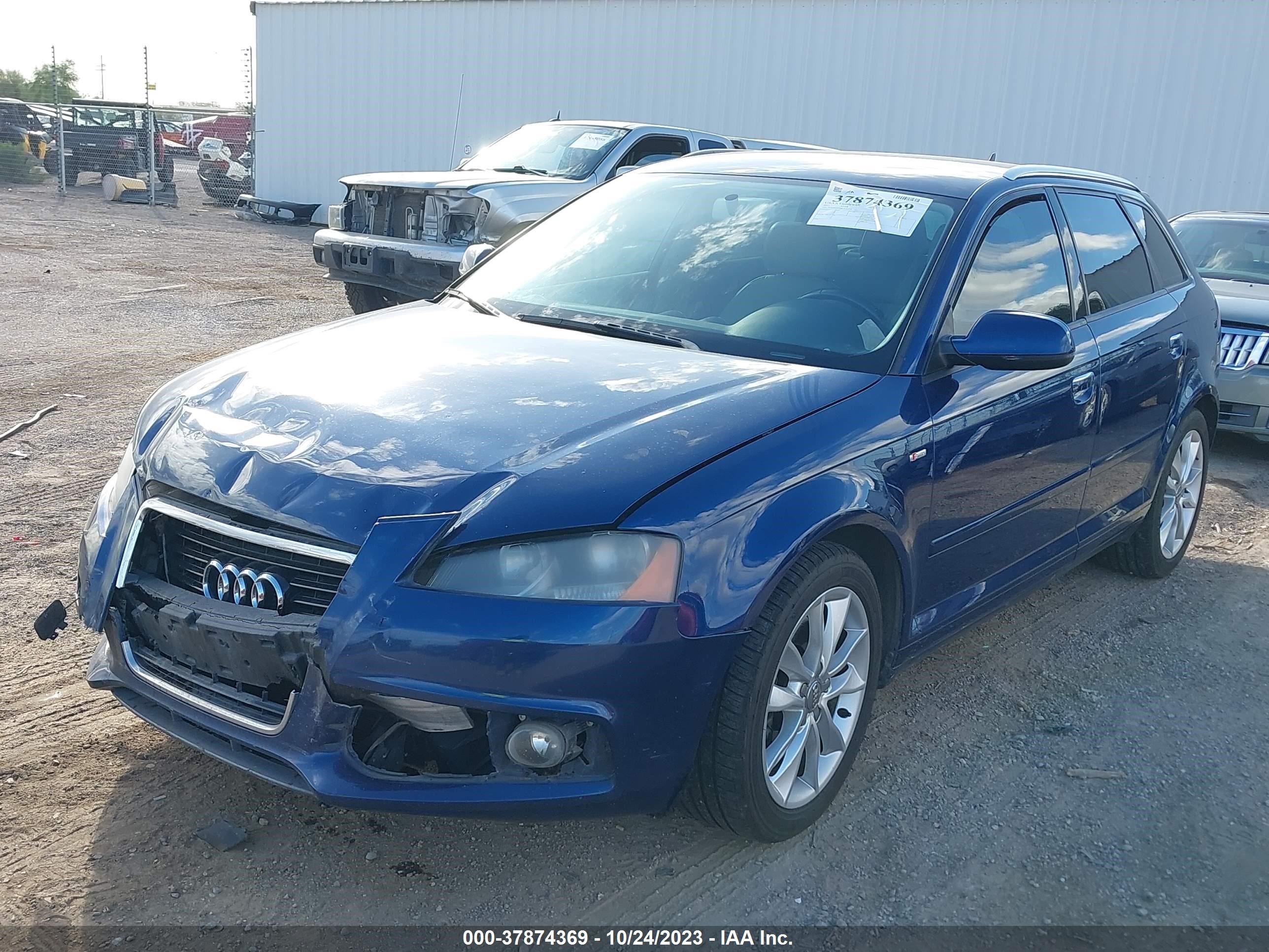 Photo 1 VIN: WAUFEAFM6CA141338 - AUDI A3 