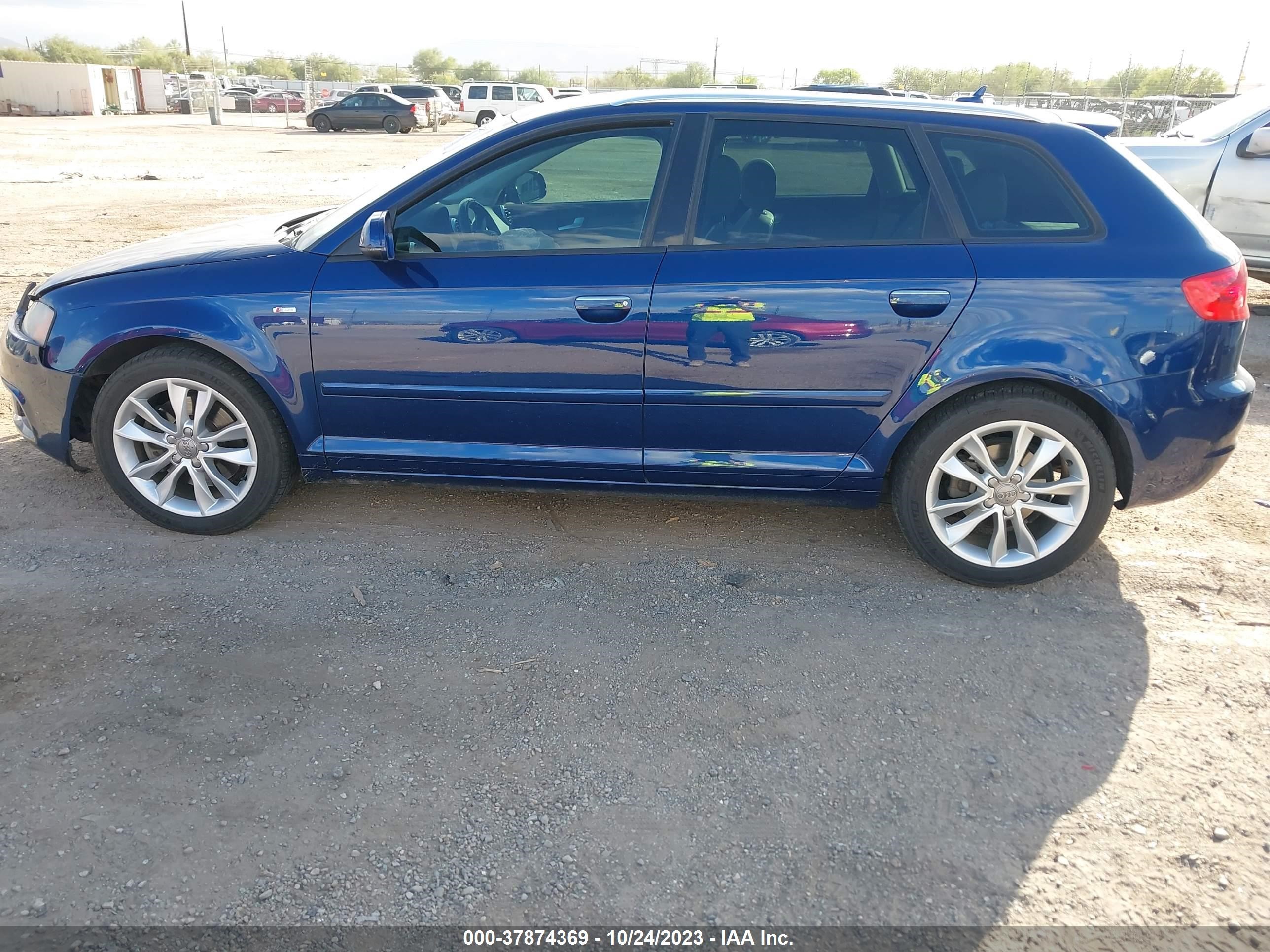 Photo 13 VIN: WAUFEAFM6CA141338 - AUDI A3 