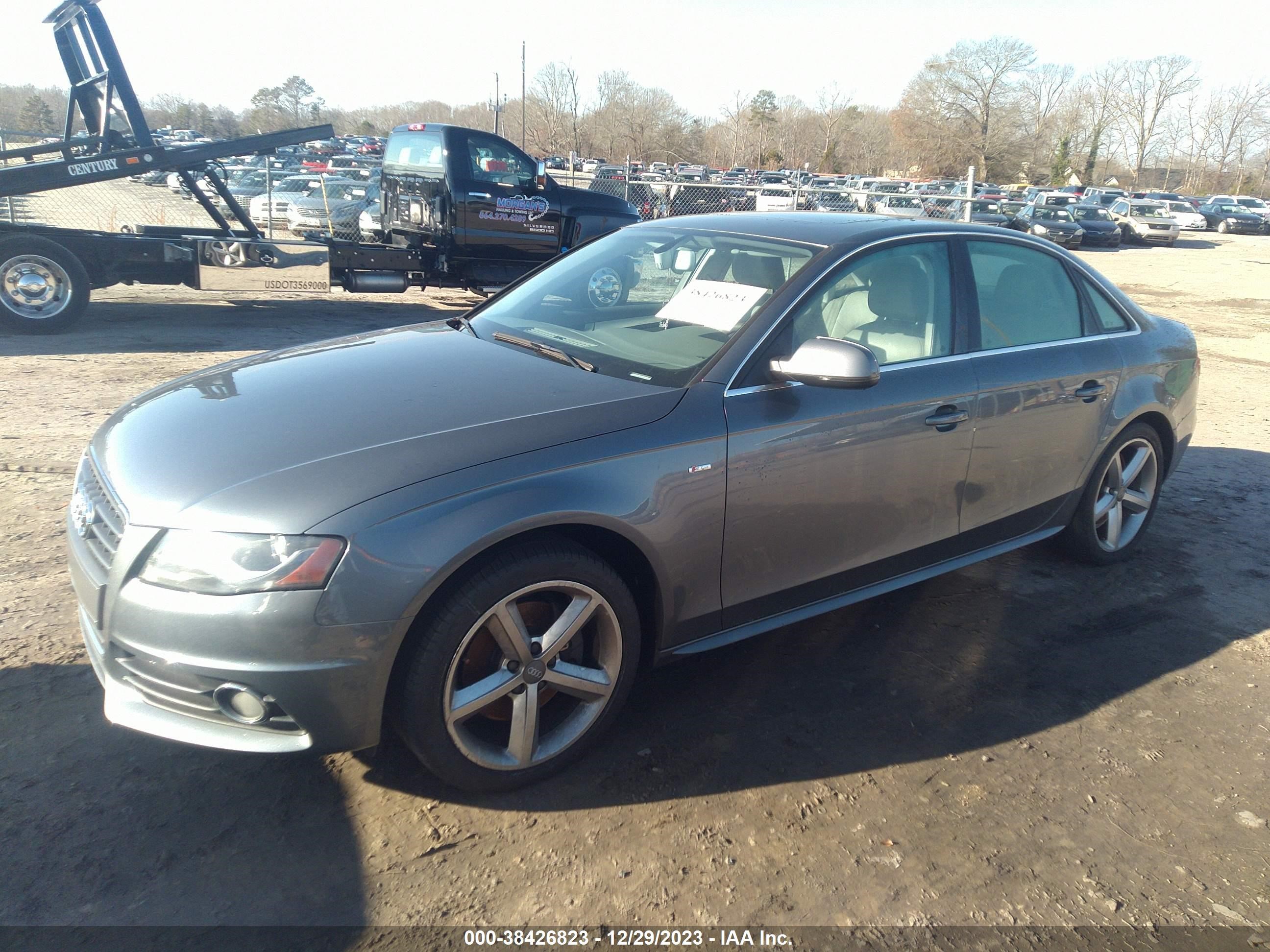 Photo 1 VIN: WAUFFAFL0CA115645 - AUDI A4 