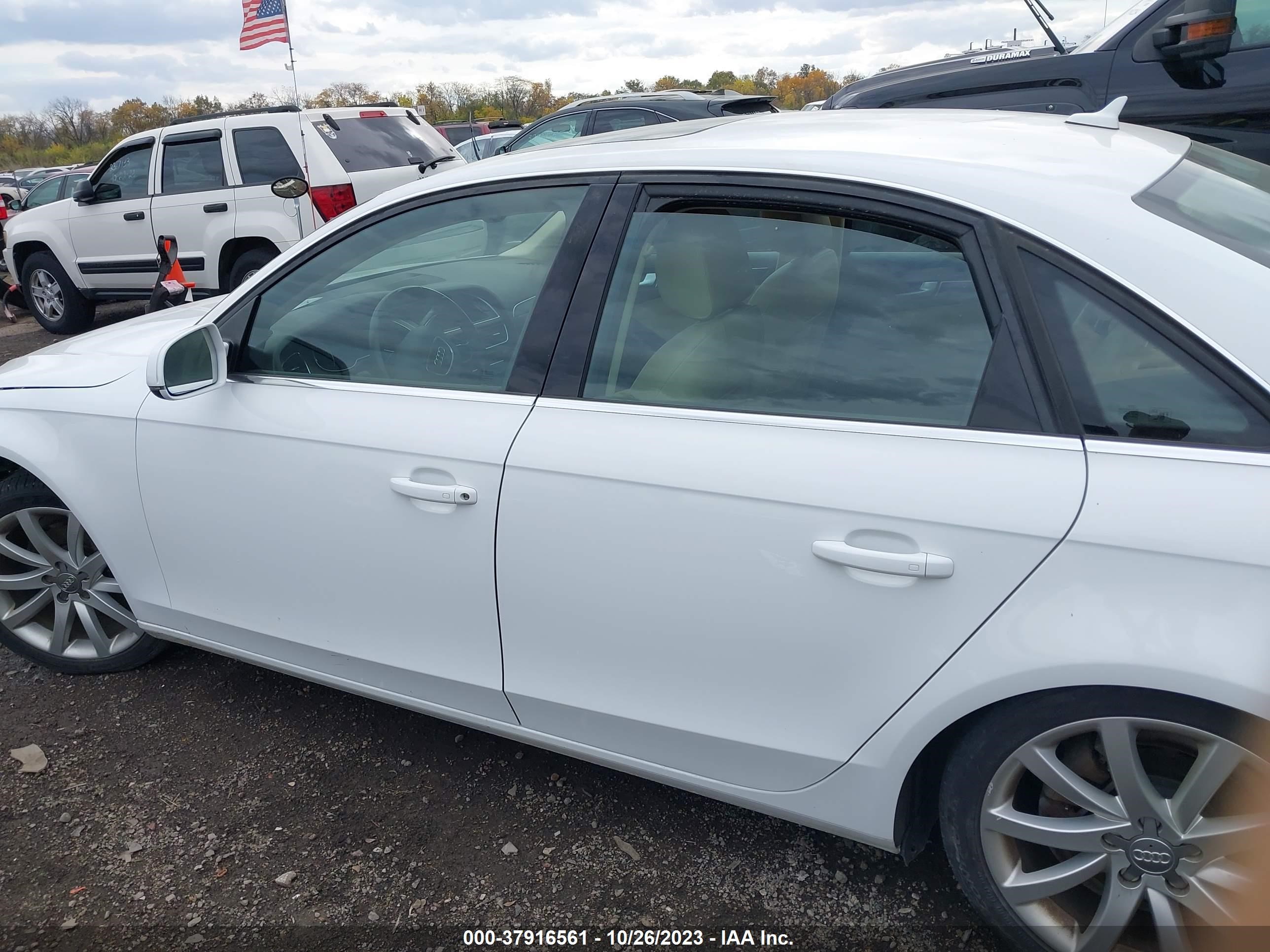 Photo 14 VIN: WAUFFAFL0DN044585 - AUDI A4 