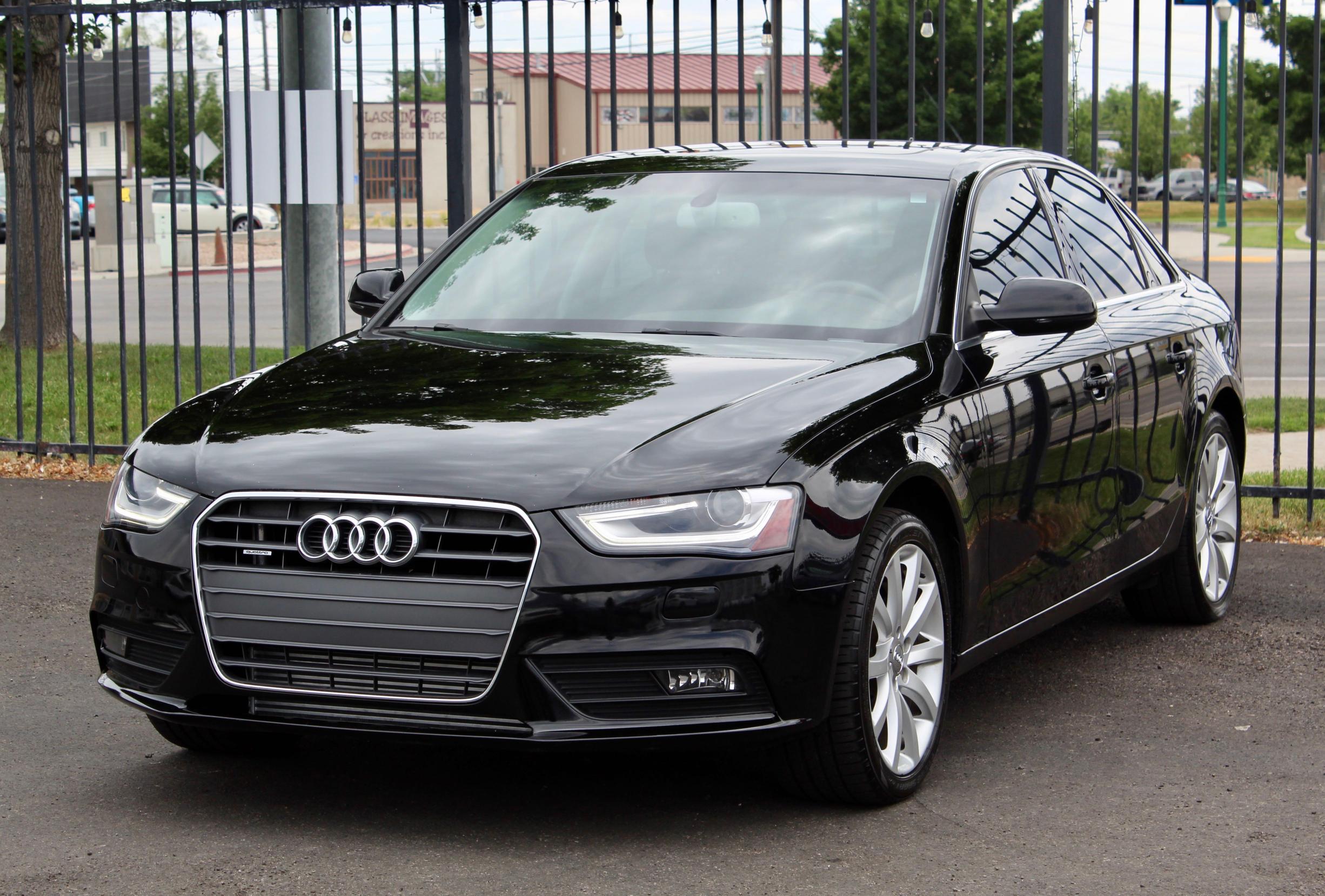 Photo 1 VIN: WAUFFAFL1DN004077 - AUDI A4 PREMIUM 