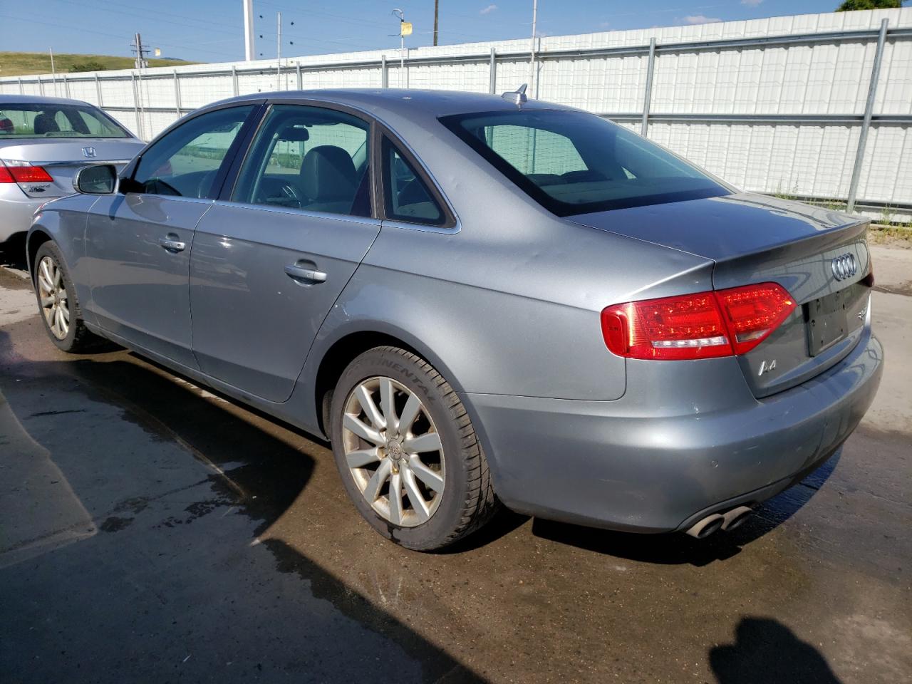 Photo 1 VIN: WAUFFAFL2AN049685 - AUDI A4 