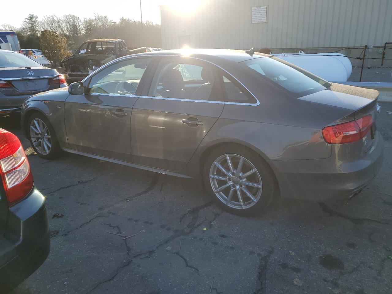 Photo 1 VIN: WAUFFAFL3FN028643 - AUDI A4 