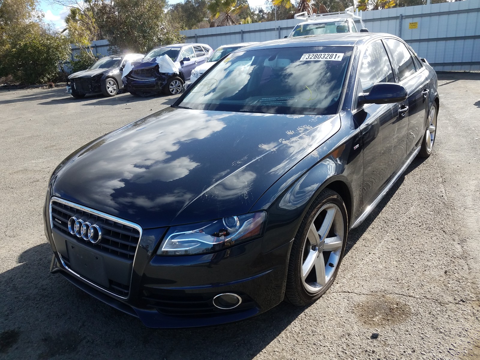 Photo 1 VIN: WAUFFAFL7CA118655 - AUDI A4 