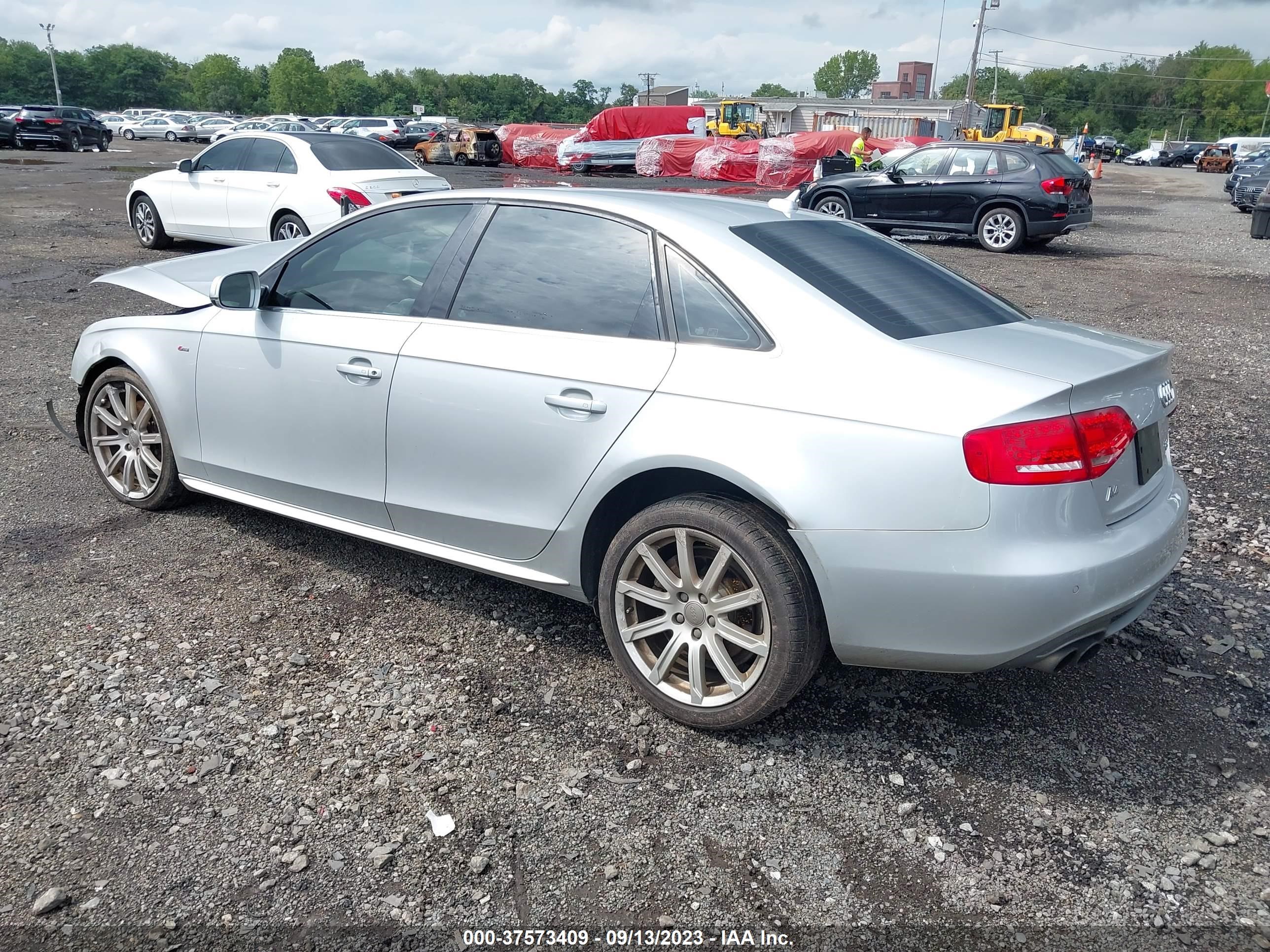 Photo 2 VIN: WAUFFAFL8CN020176 - AUDI A4 