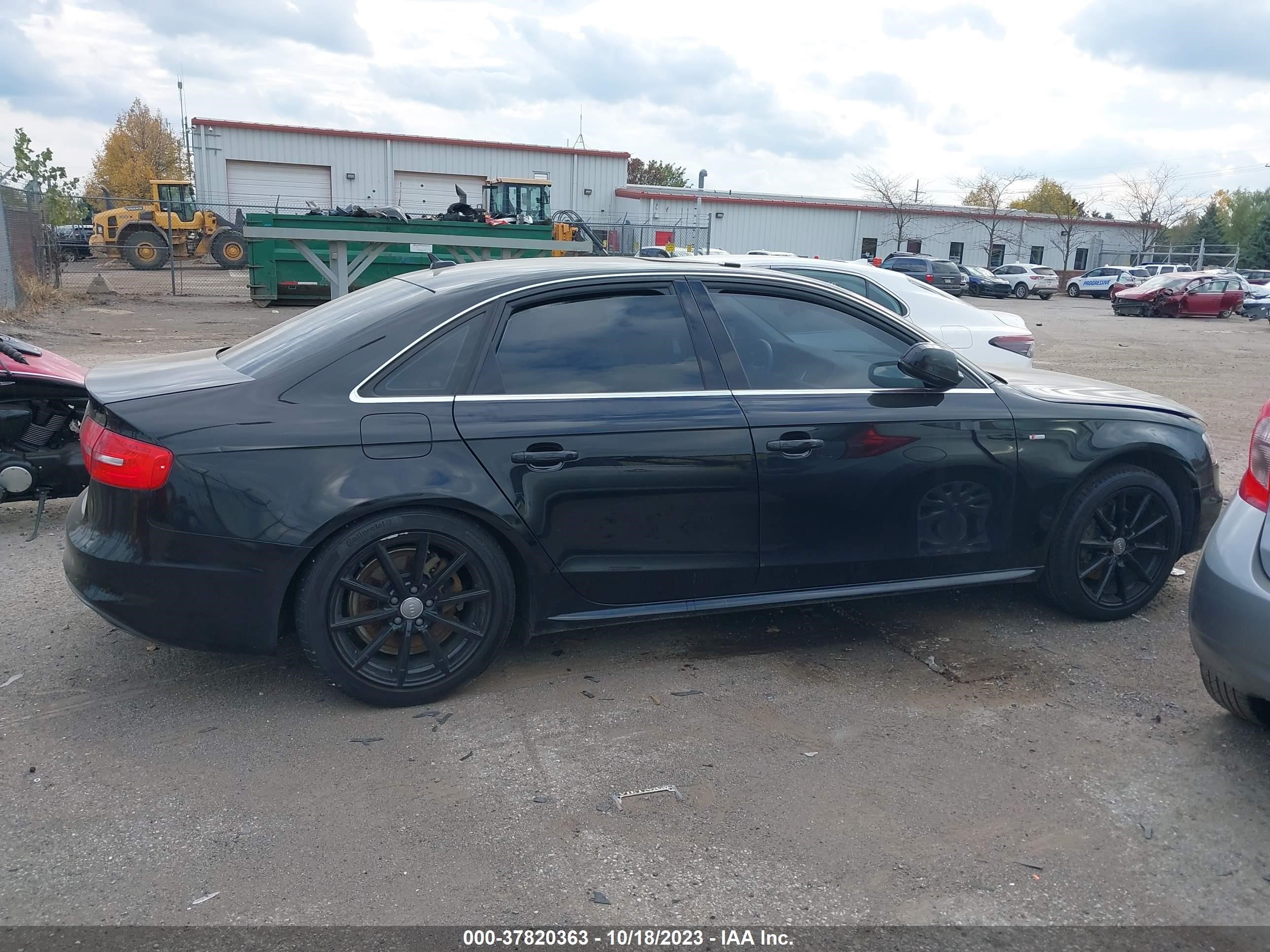 Photo 12 VIN: WAUFFBFL8FN040230 - AUDI A4 