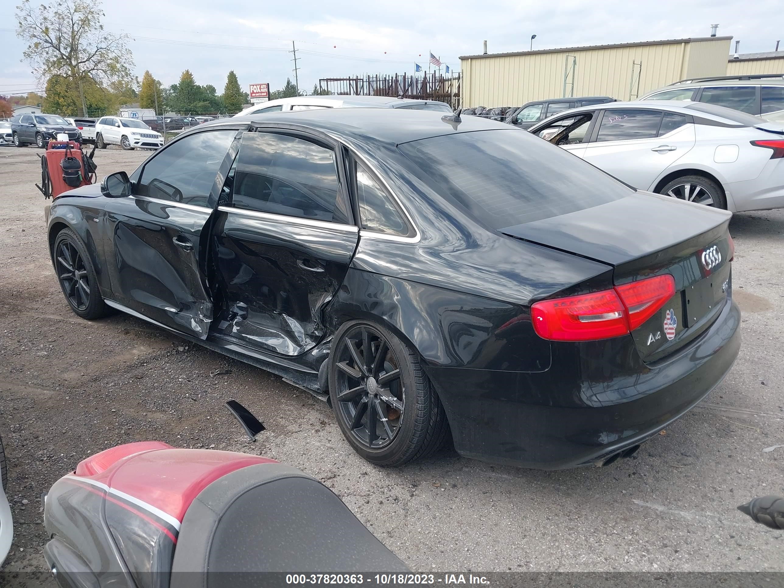 Photo 2 VIN: WAUFFBFL8FN040230 - AUDI A4 