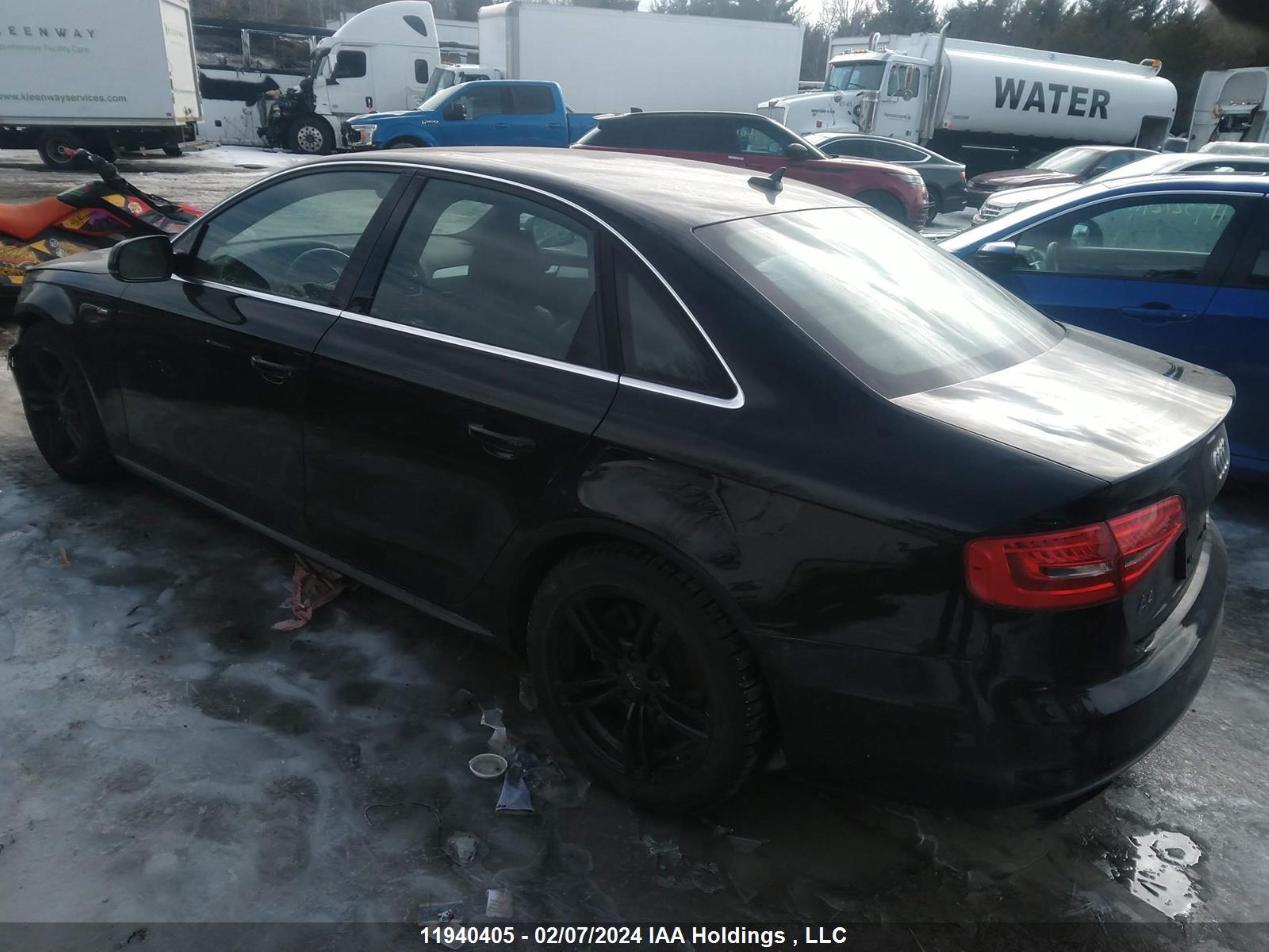 Photo 2 VIN: WAUFFCFL3FN019582 - AUDI A4 