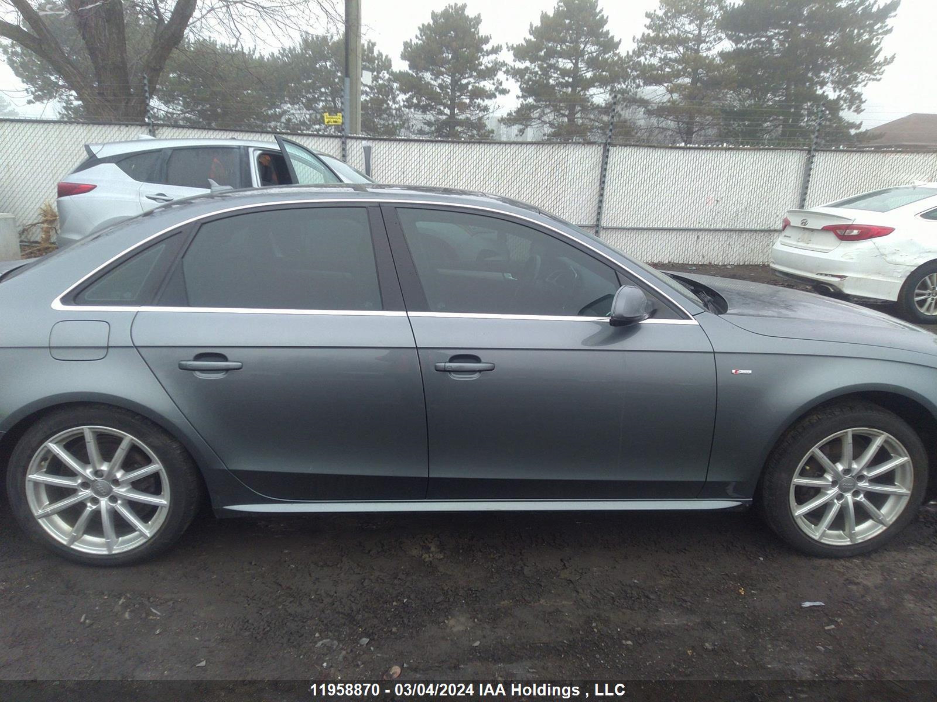 Photo 12 VIN: WAUFFCFL4FN028775 - AUDI A4 