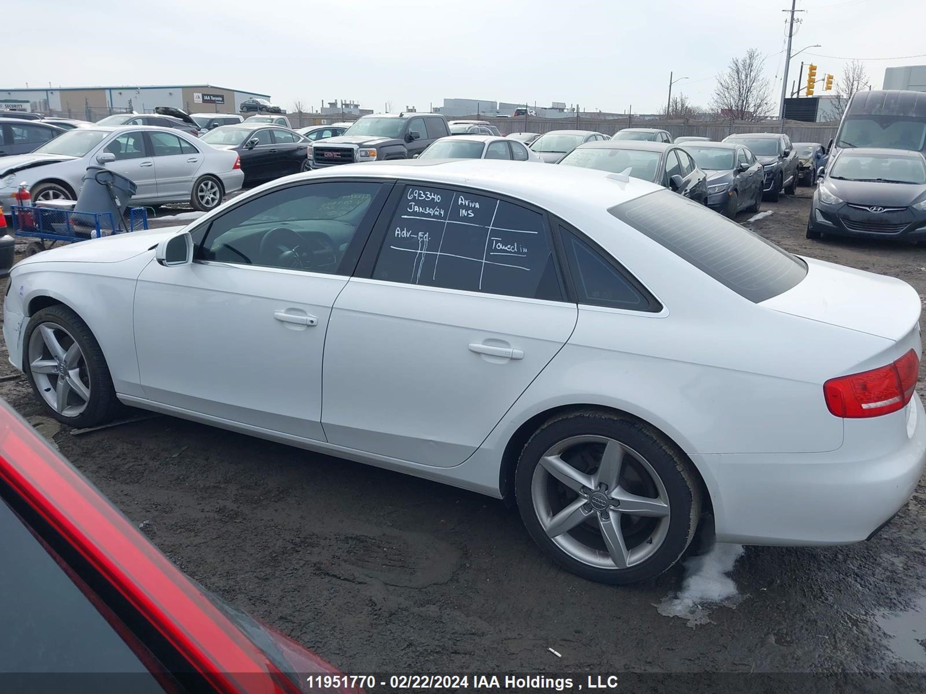 Photo 13 VIN: WAUFFCFL9BN023873 - AUDI A4 