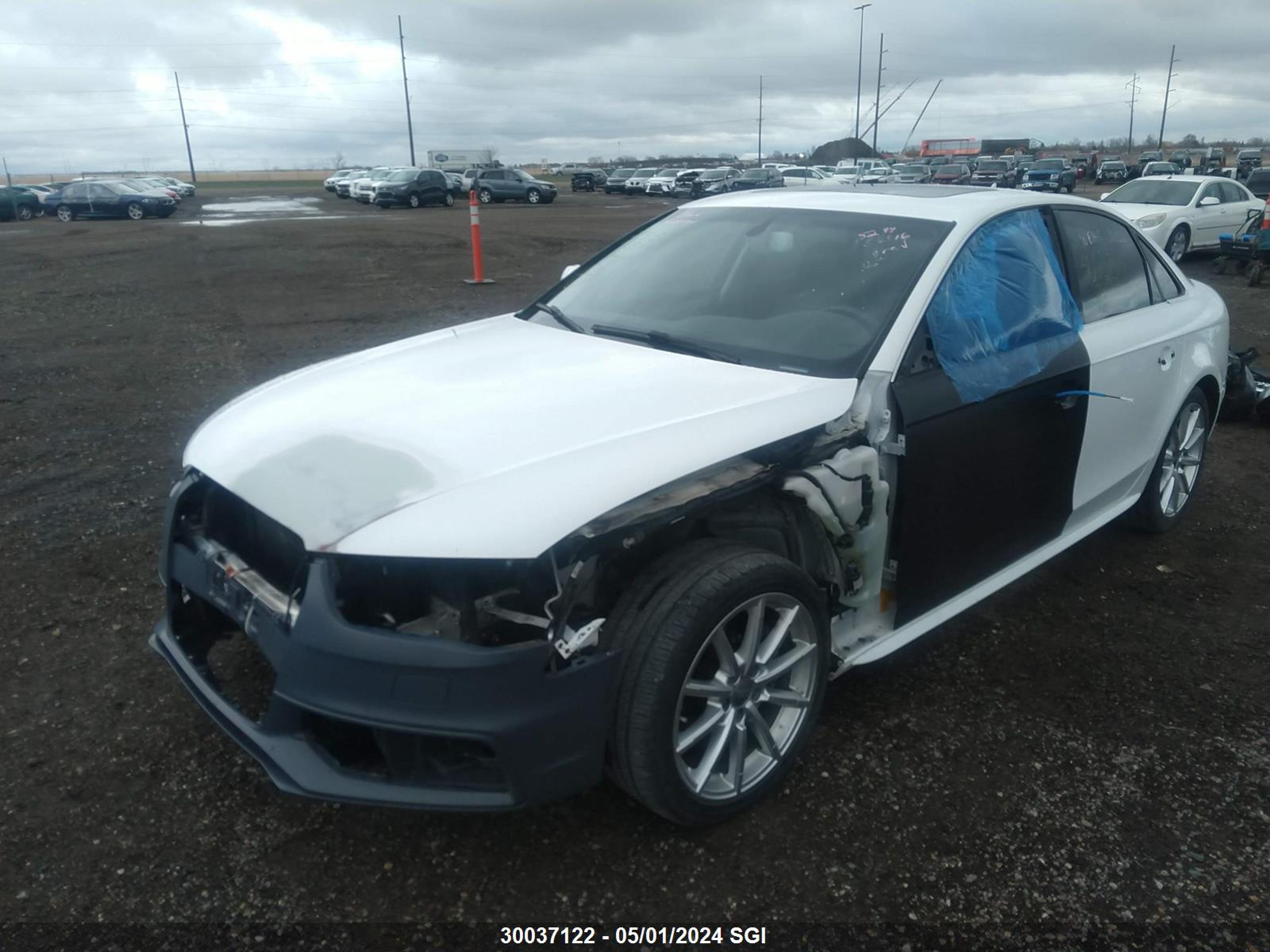 Photo 1 VIN: WAUFFCFL9FN038850 - AUDI A4 