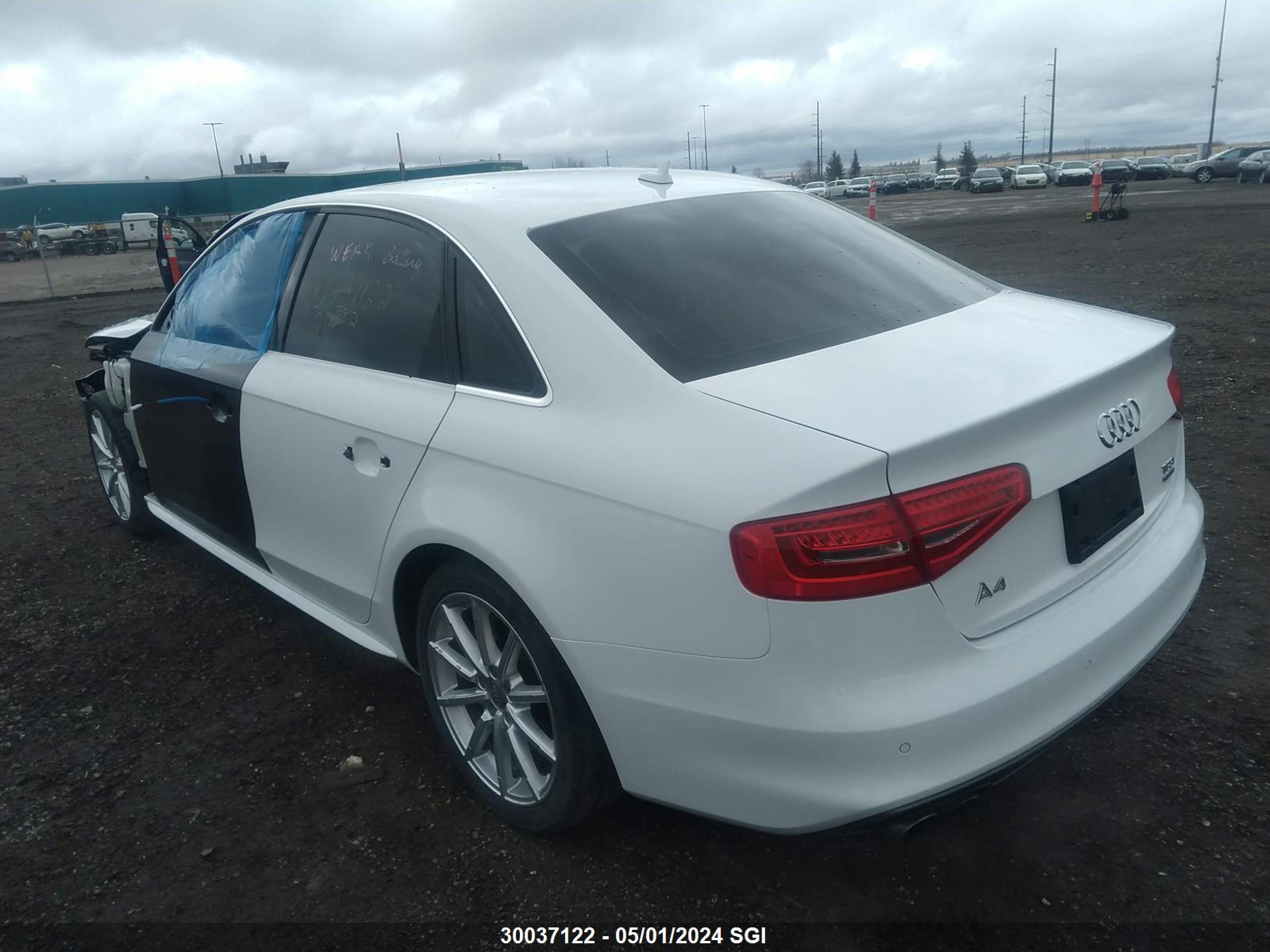 Photo 2 VIN: WAUFFCFL9FN038850 - AUDI A4 