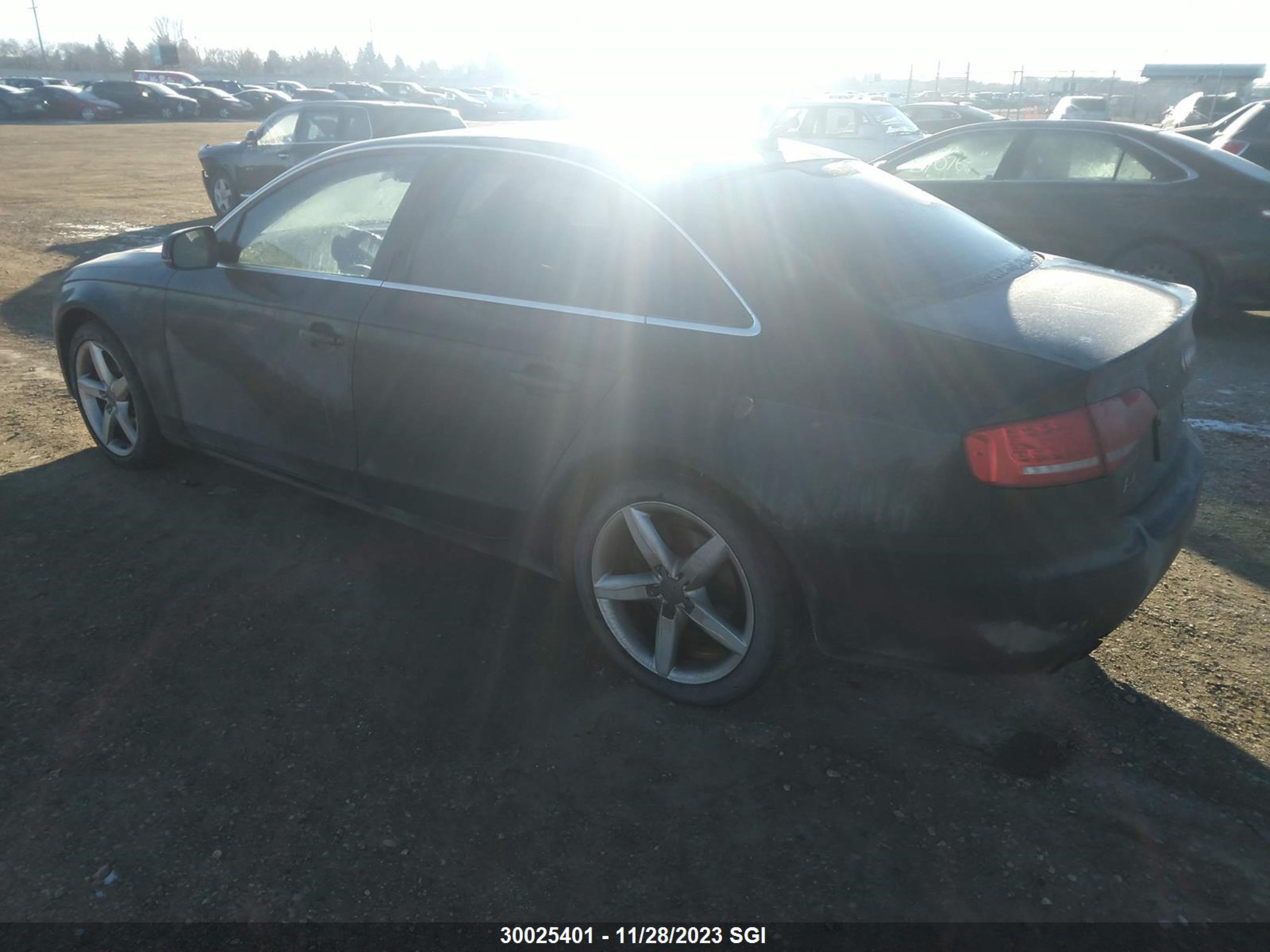 Photo 2 VIN: WAUFFCFLXBN047115 - AUDI A4 