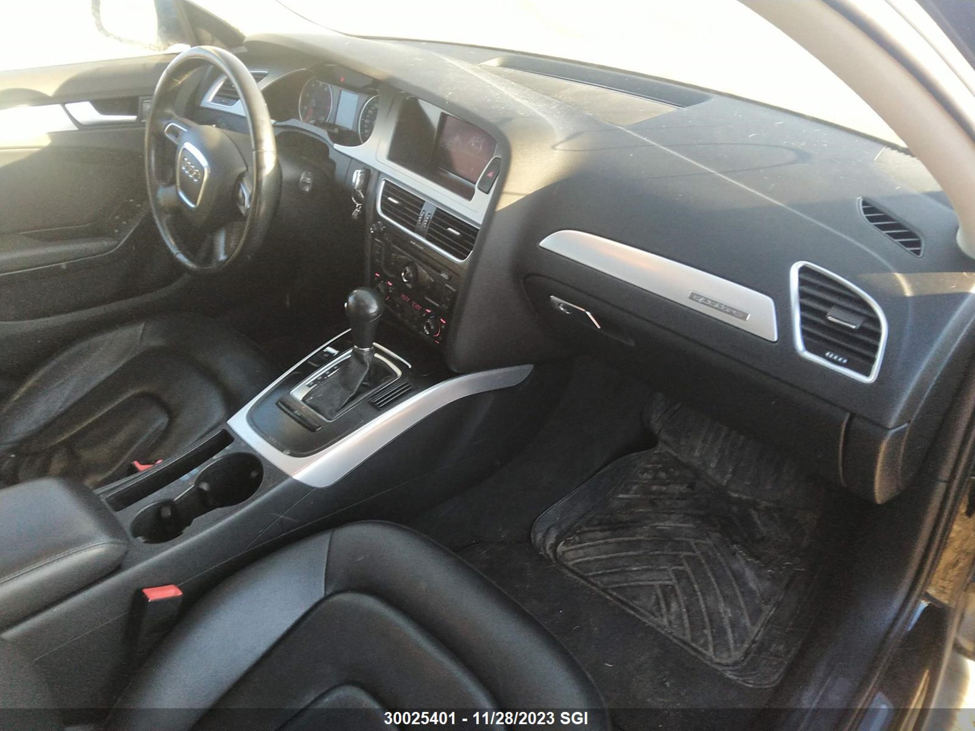 Photo 4 VIN: WAUFFCFLXBN047115 - AUDI A4 