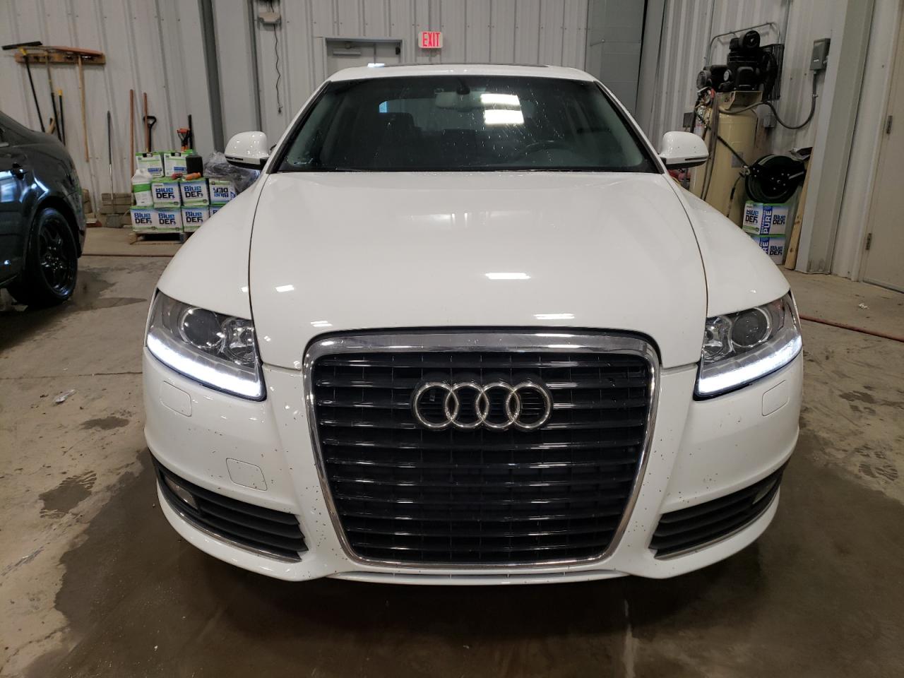 Photo 4 VIN: WAUFGAFB2AN057919 - AUDI A6 