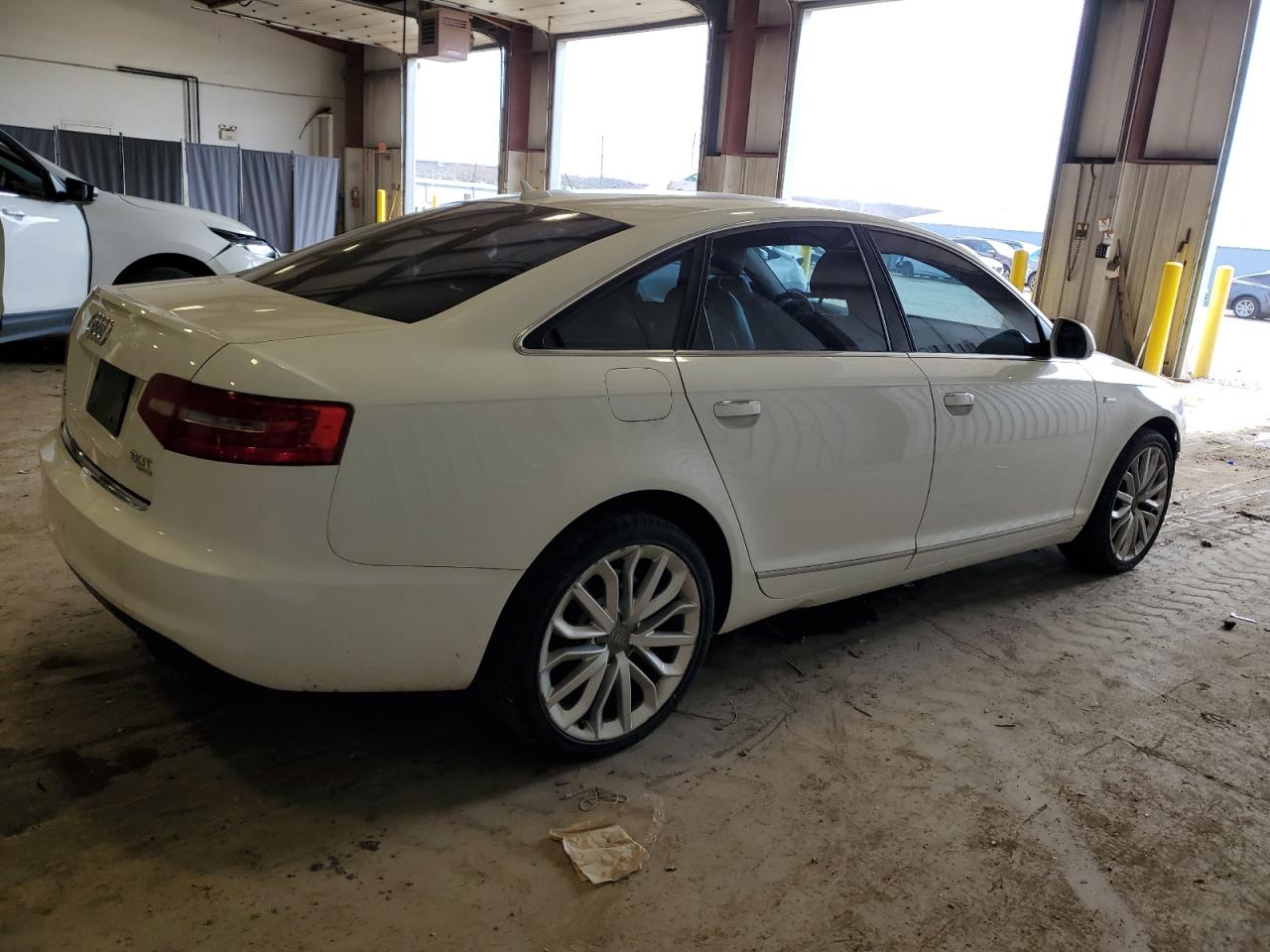 Photo 2 VIN: WAUFGAFBXAN051964 - AUDI A6 