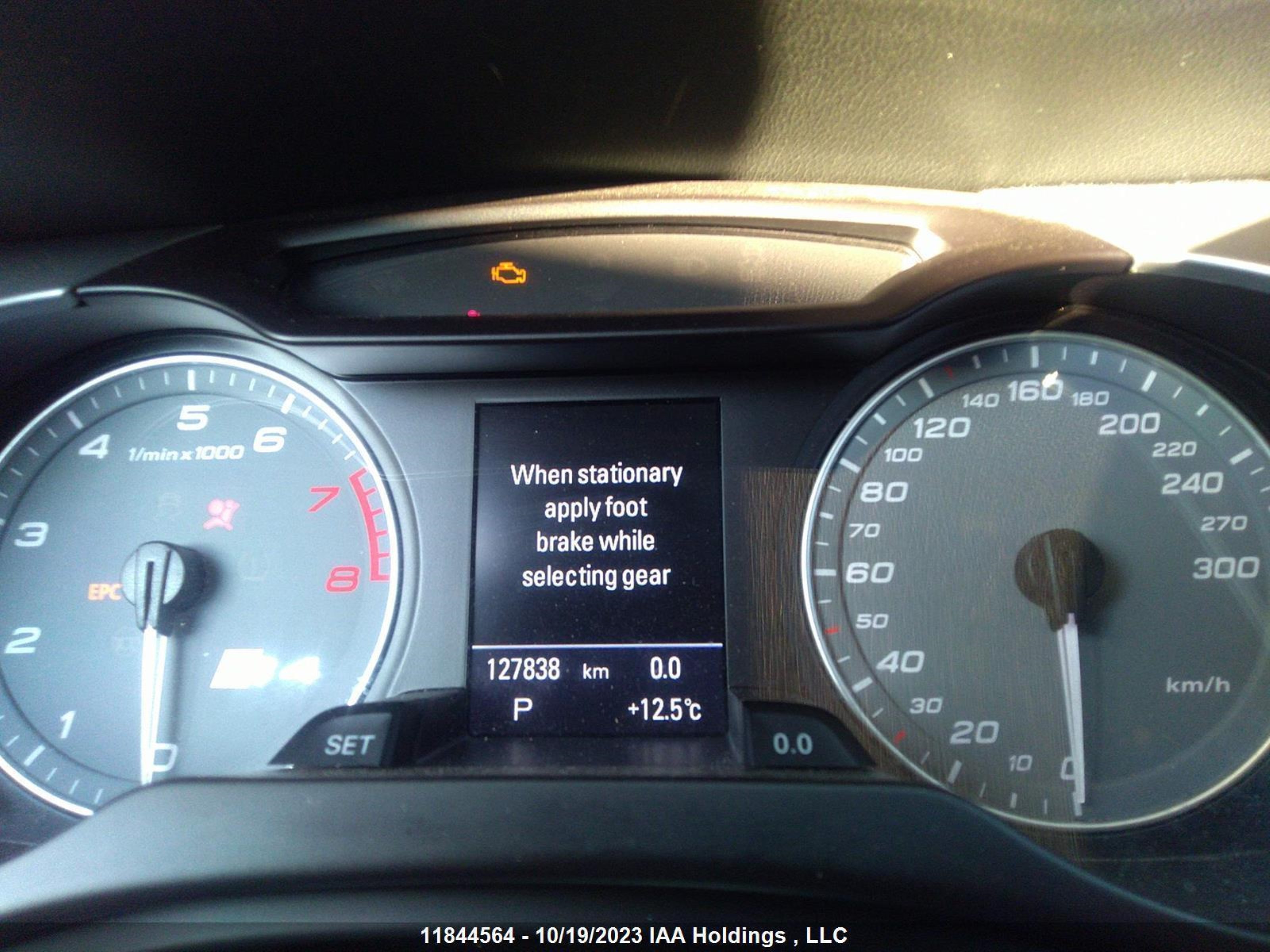 Photo 6 VIN: WAUFGCFL0AA180887 - AUDI S4 