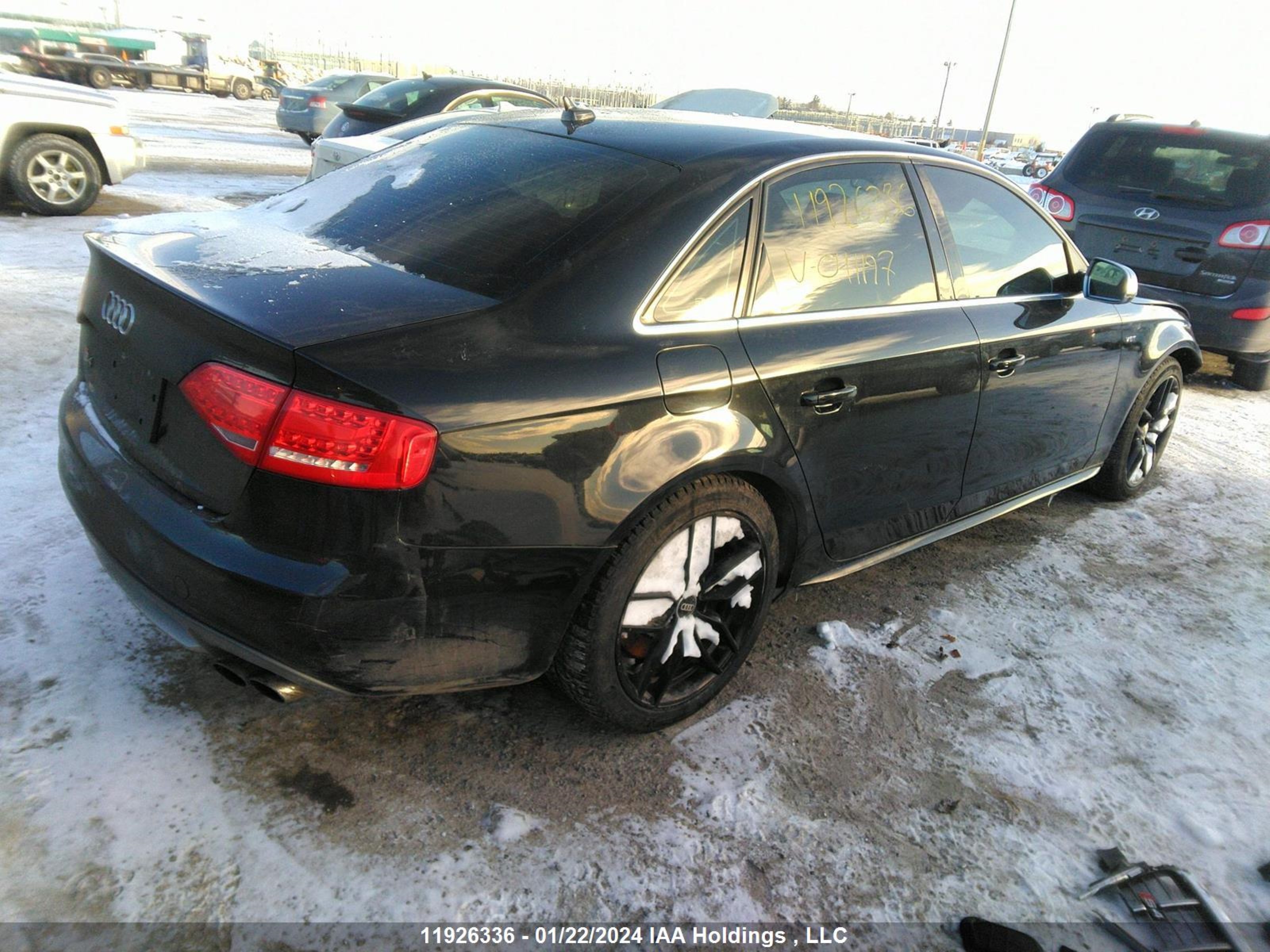 Photo 3 VIN: WAUFGCFL2BA041197 - AUDI S4 