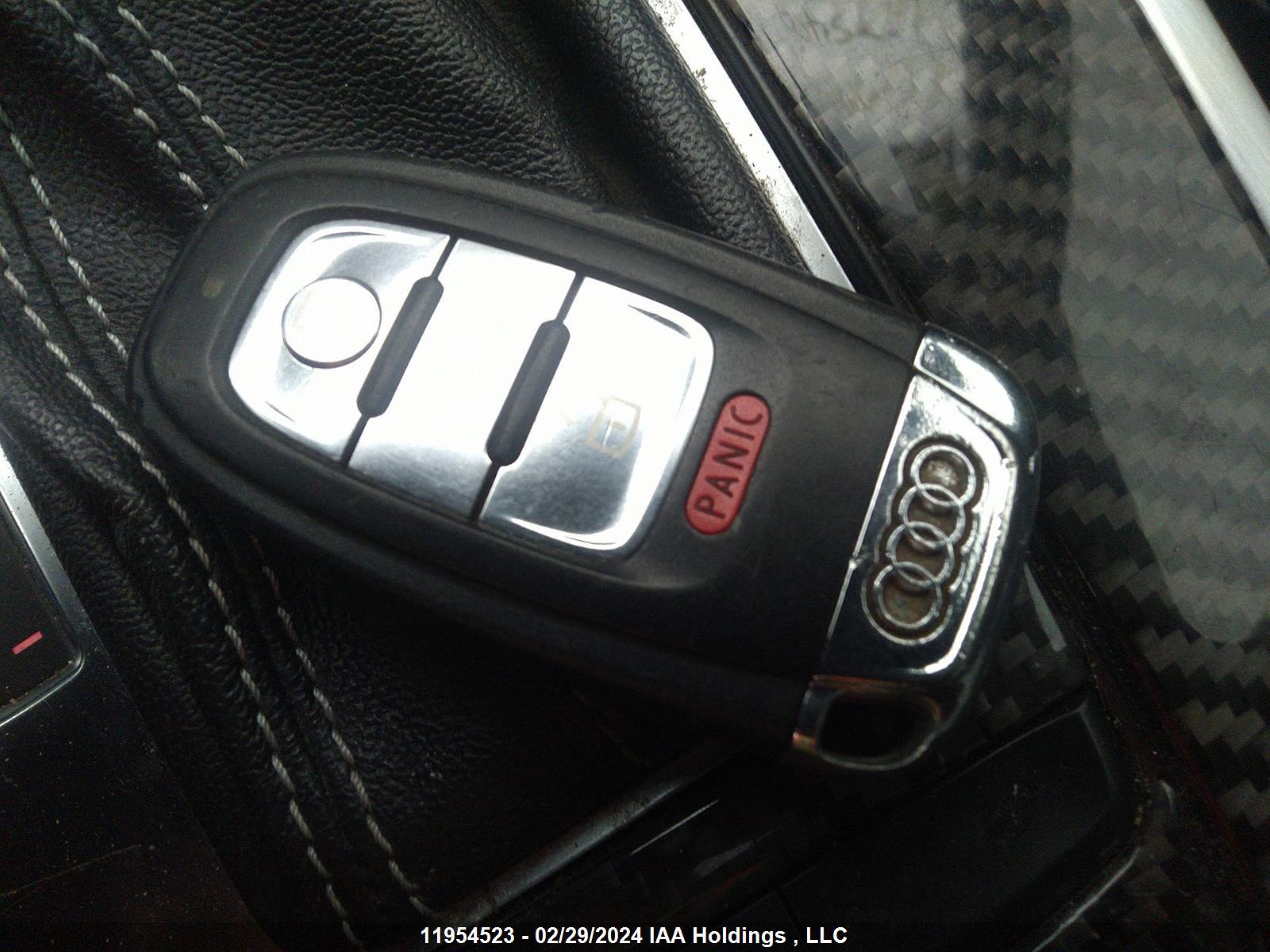 Photo 10 VIN: WAUFGCFL9BA003031 - AUDI S4 