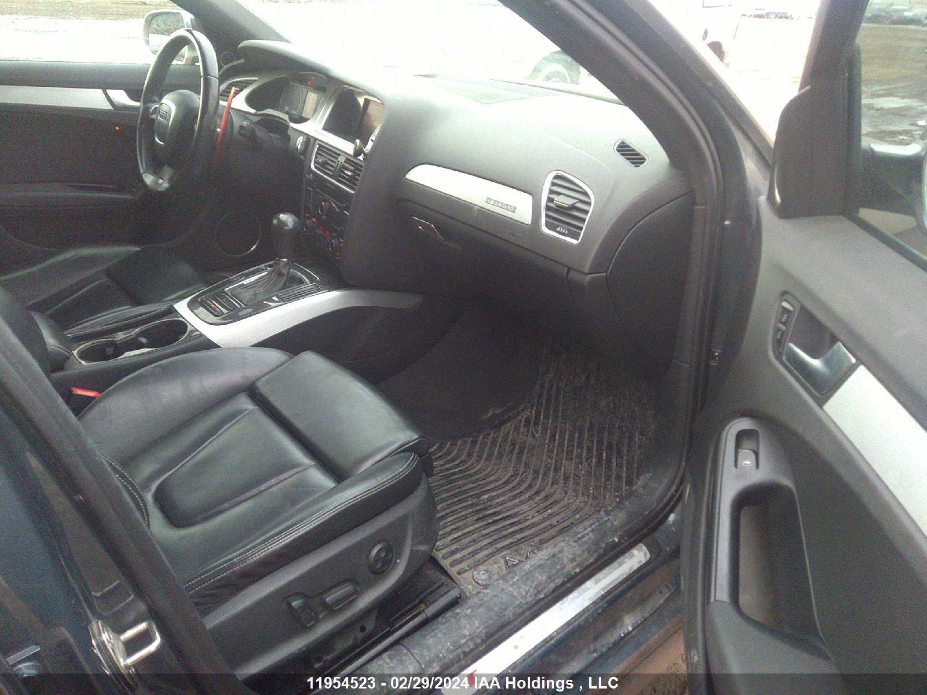 Photo 4 VIN: WAUFGCFL9BA003031 - AUDI S4 