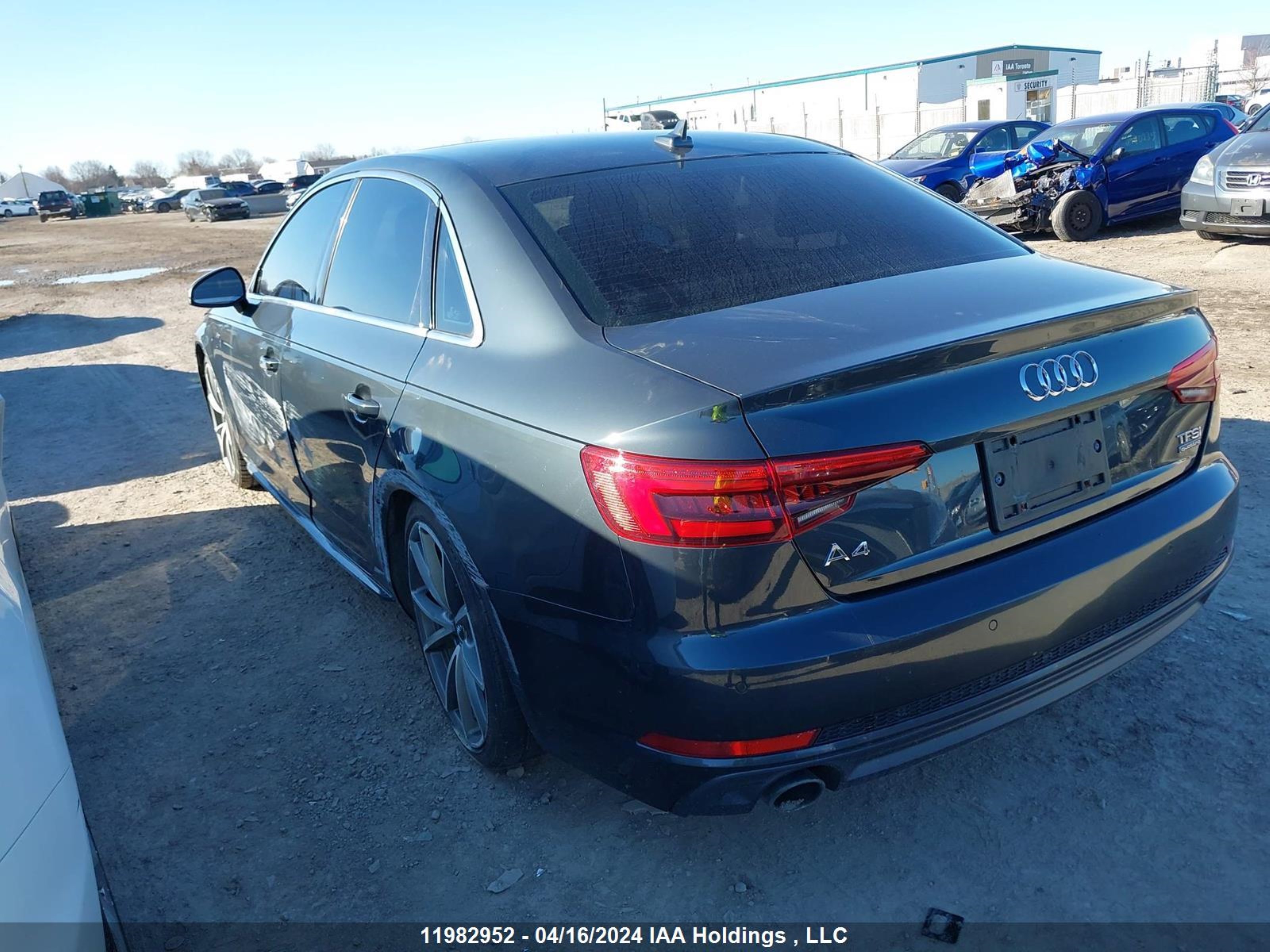 Photo 2 VIN: WAUFNAF43HN000338 - AUDI A4 