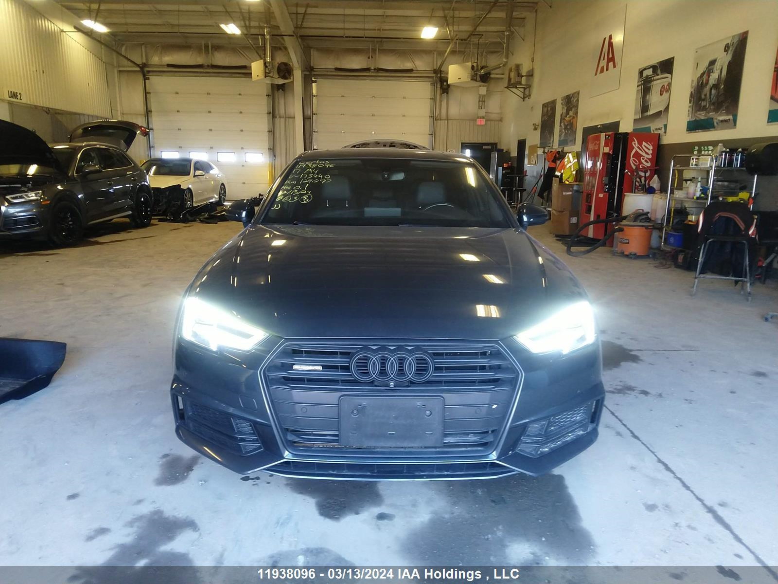 Photo 11 VIN: WAUFNAF44HA173440 - AUDI A4 