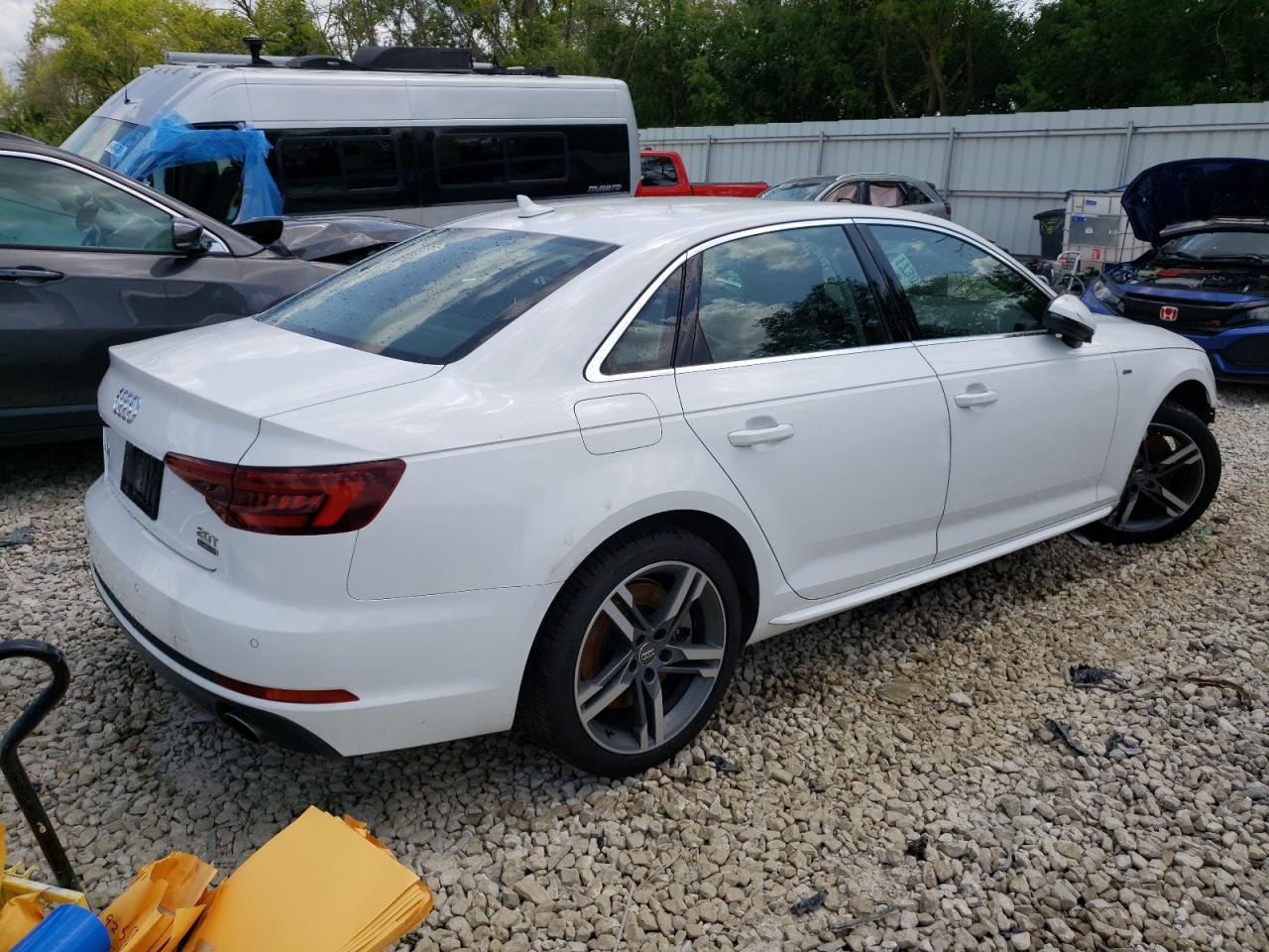 Photo 2 VIN: WAUFNAF47JA157254 - AUDI A4 