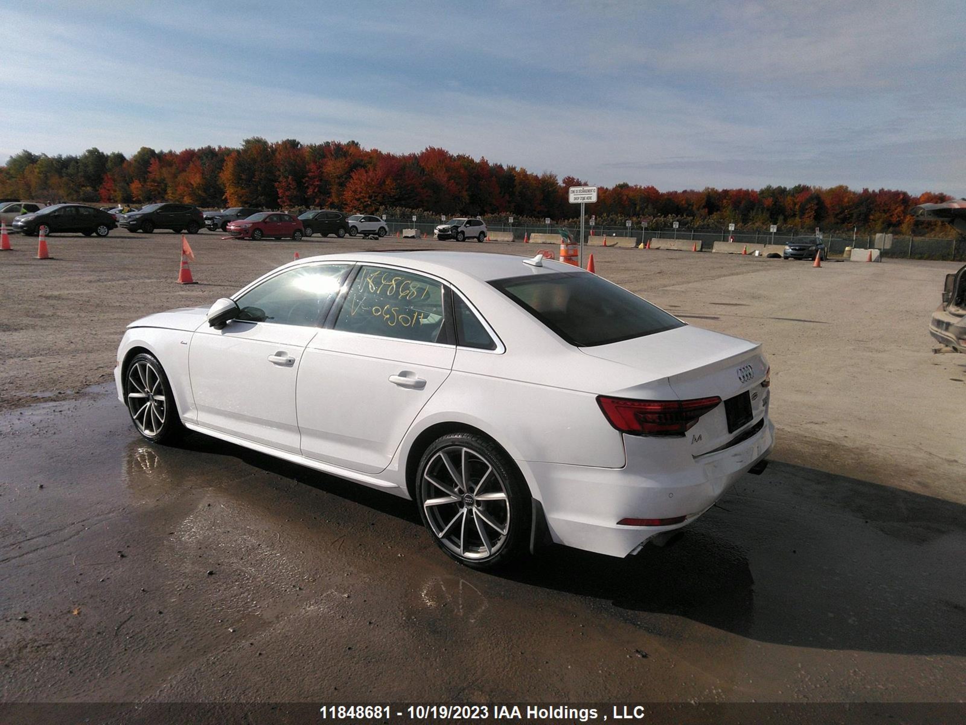 Photo 2 VIN: WAUFNAF4XHN065011 - AUDI A4 