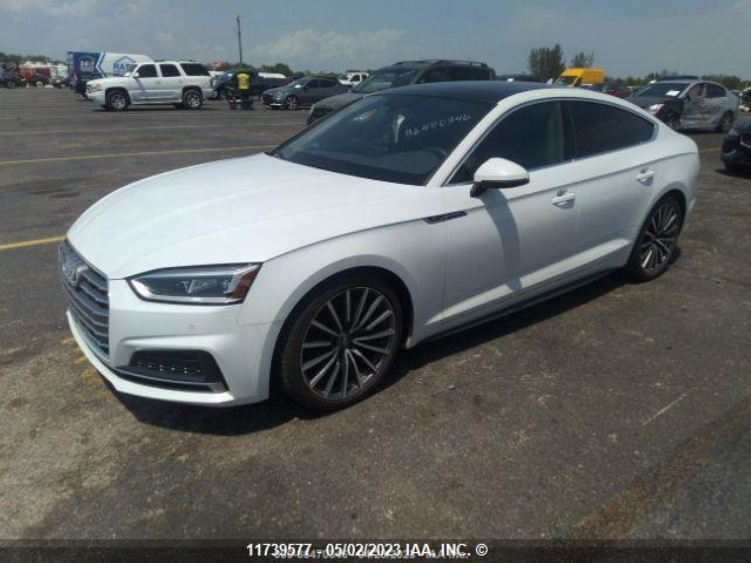 Photo 3 VIN: WAUFNCF50KA038838 - AUDI A5 