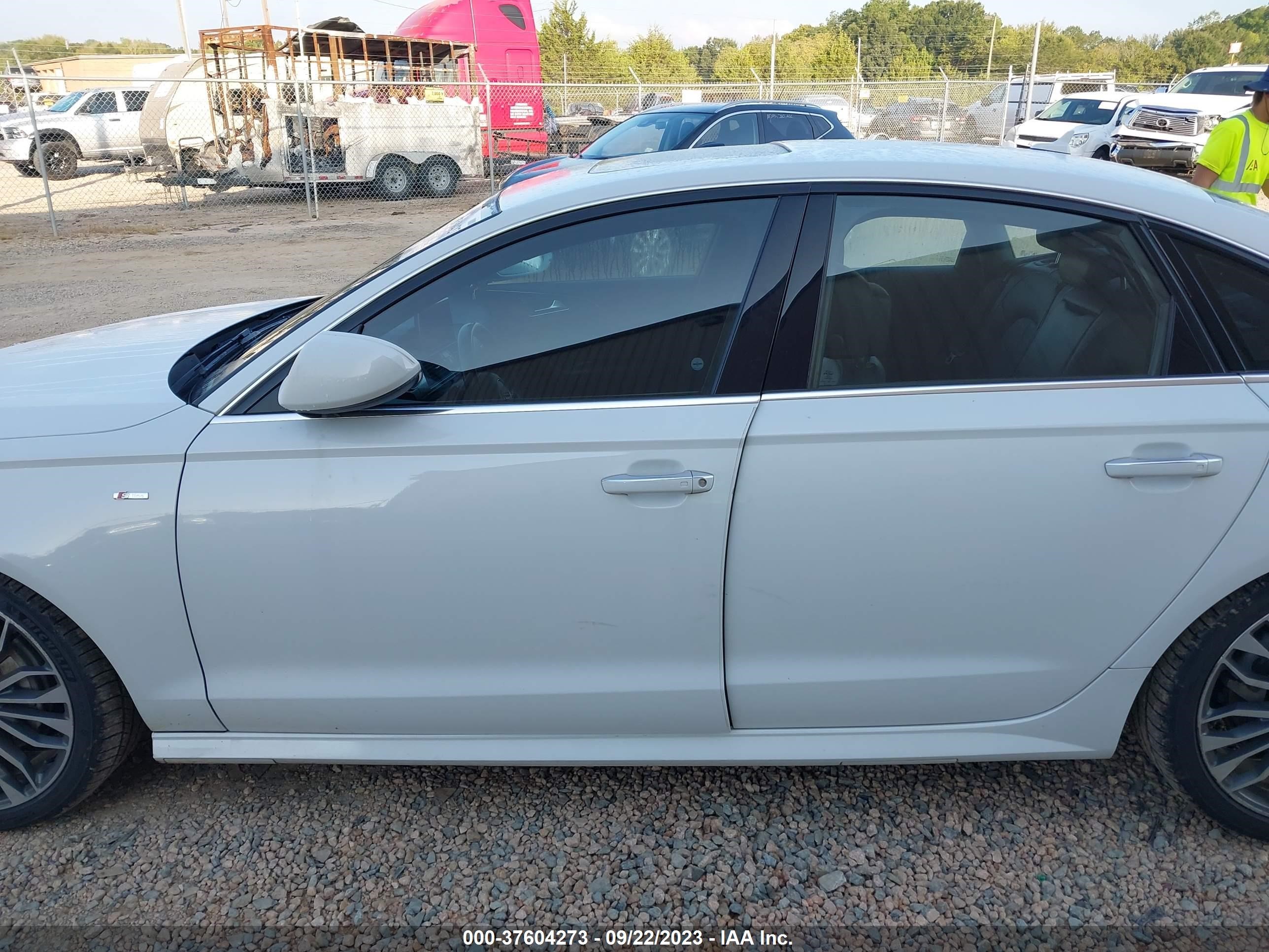 Photo 13 VIN: WAUG8AFC1HN117290 - AUDI A6 