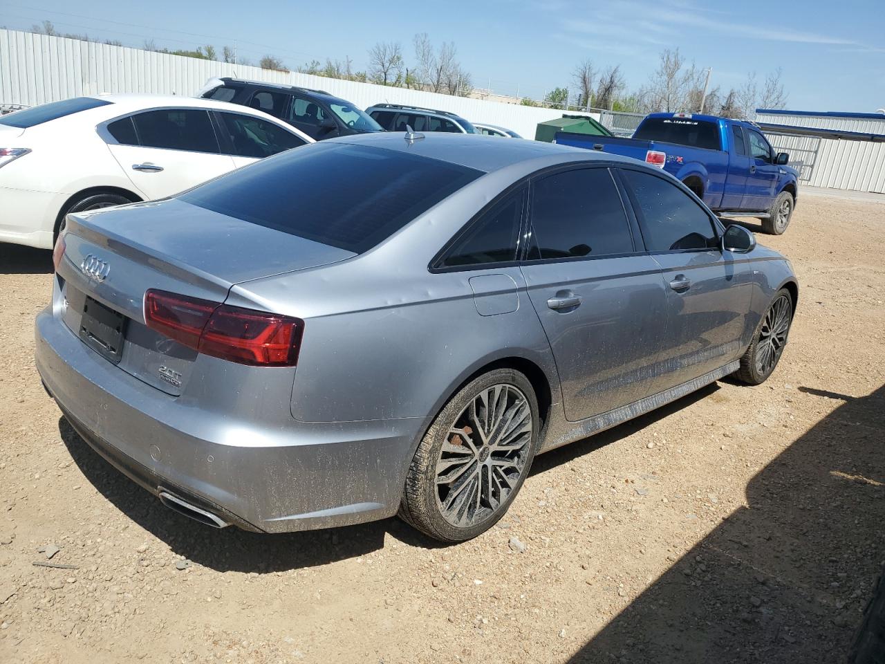 Photo 2 VIN: WAUG8AFC4JN034233 - AUDI A6 