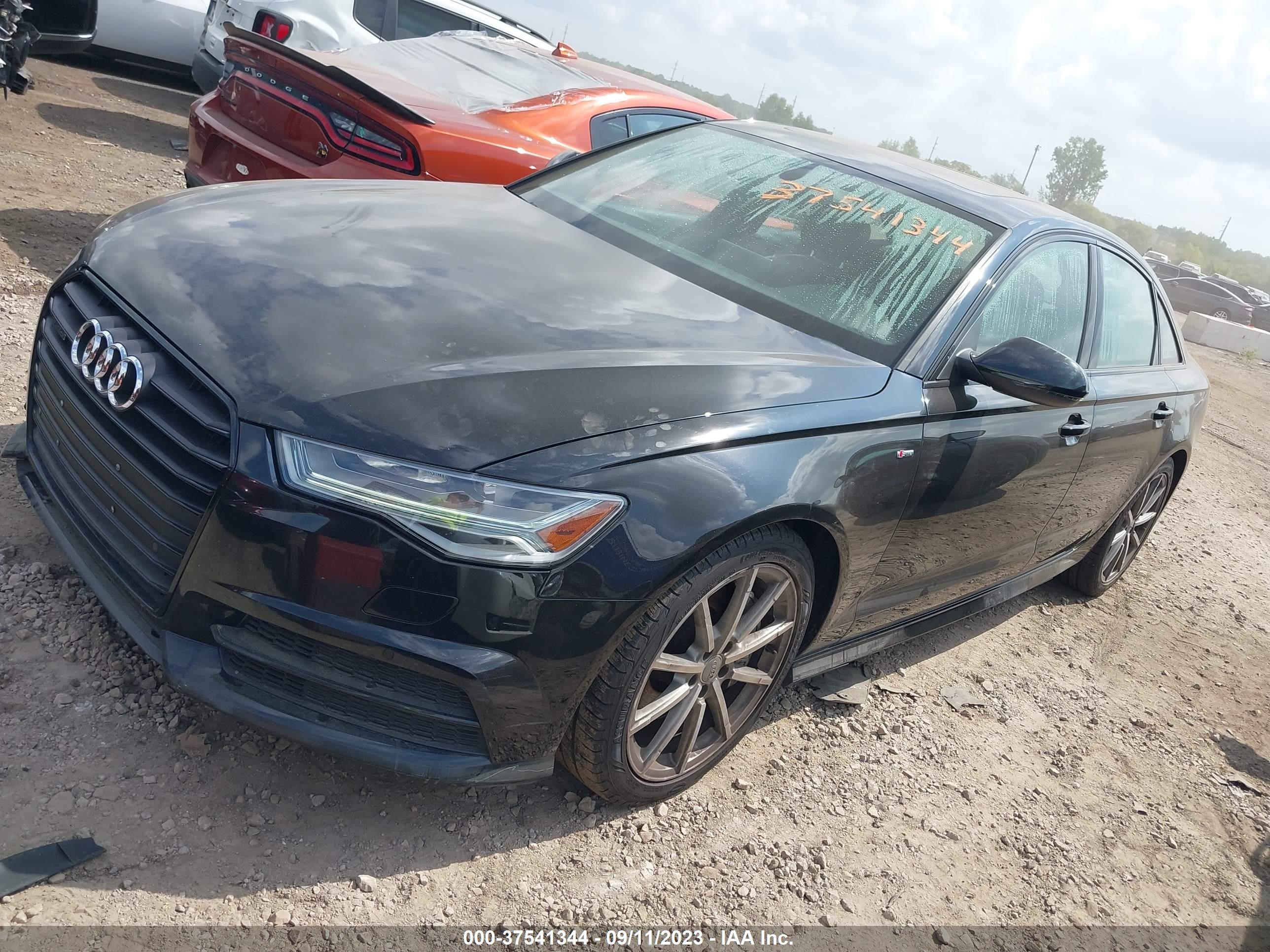 Photo 1 VIN: WAUG8AFCXJN031482 - AUDI A6 