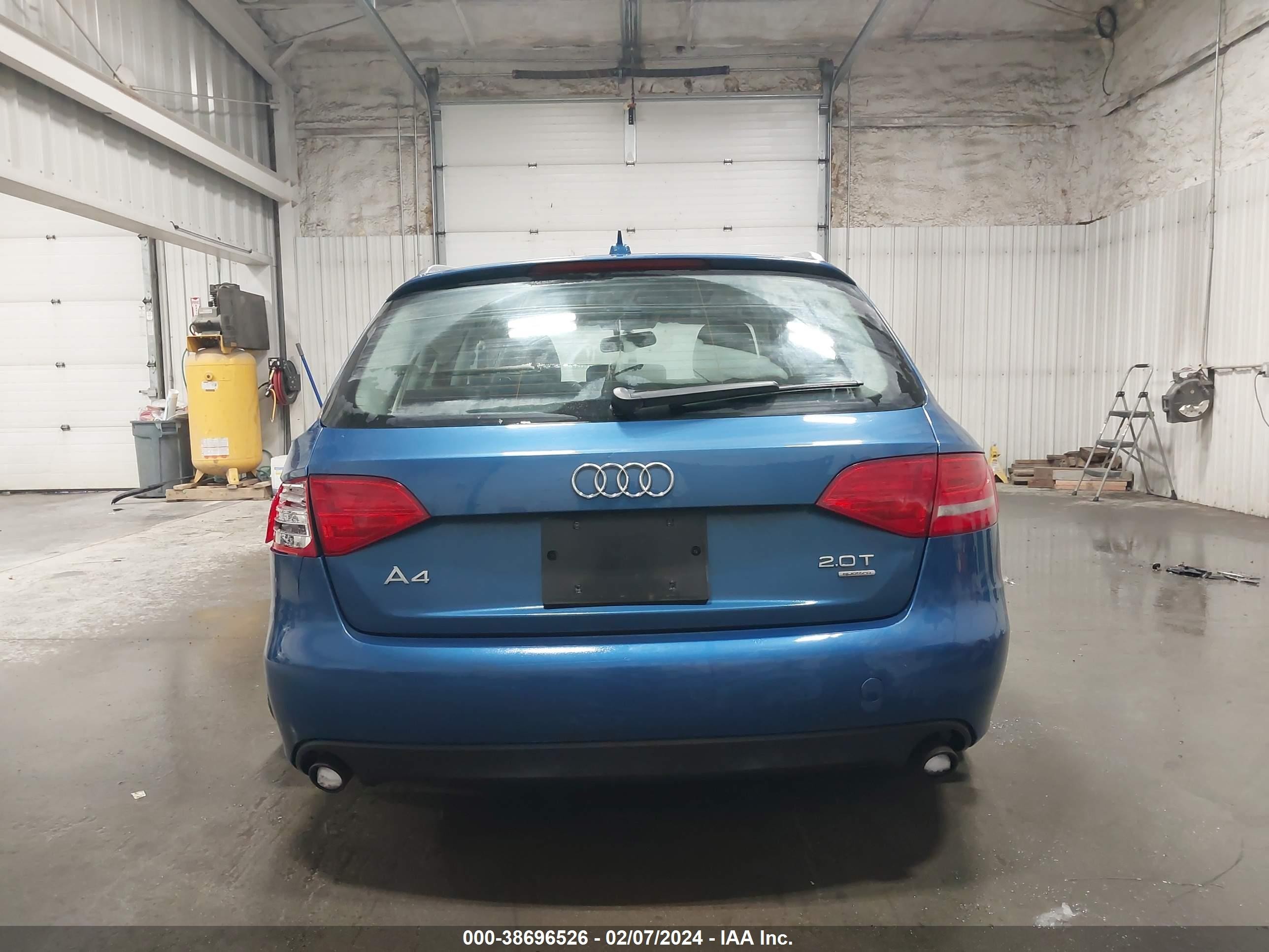 Photo 16 VIN: WAUGF78KX9A091570 - AUDI A4 