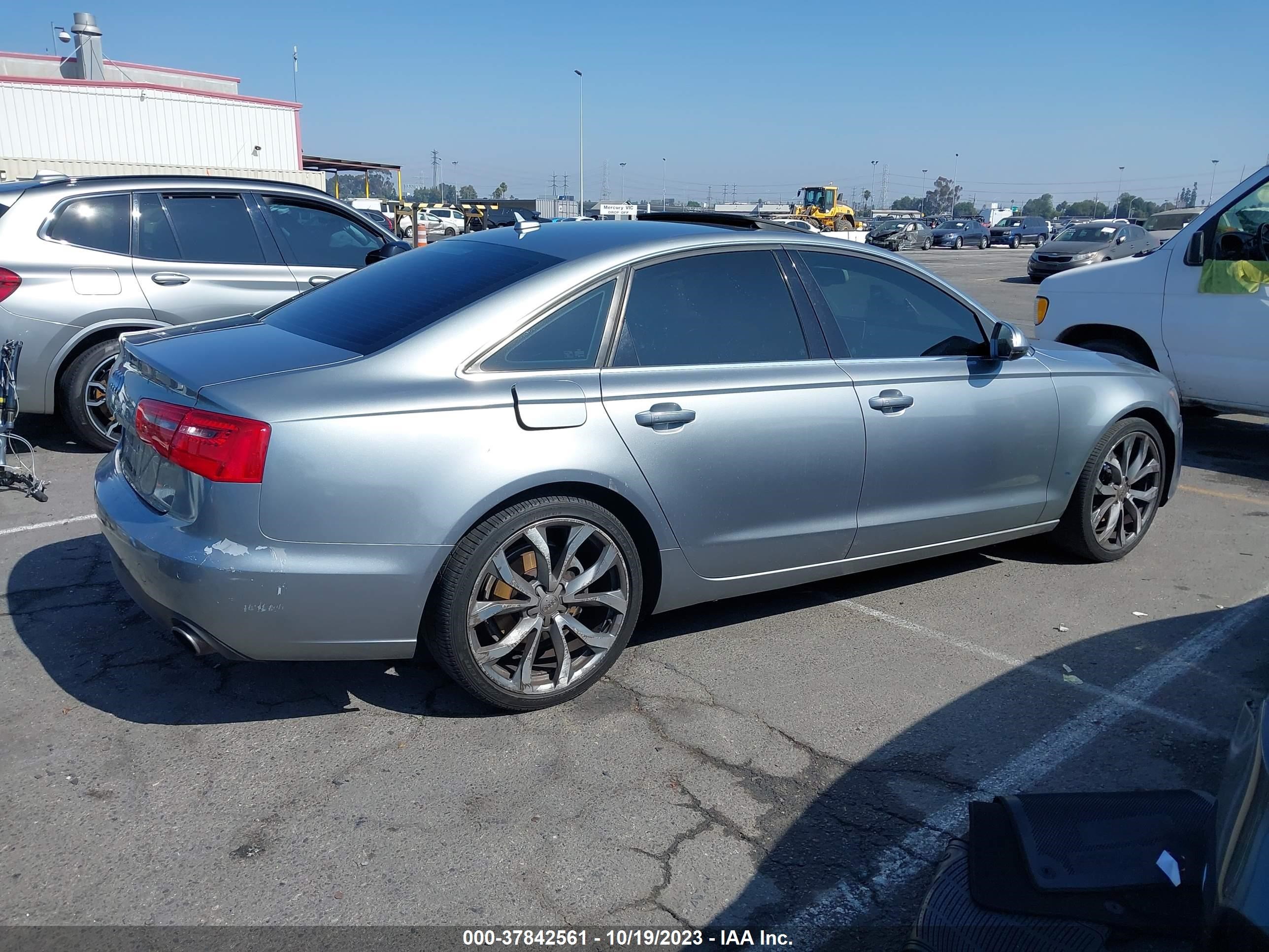 Photo 11 VIN: WAUGFAFC1DN028660 - AUDI A6 