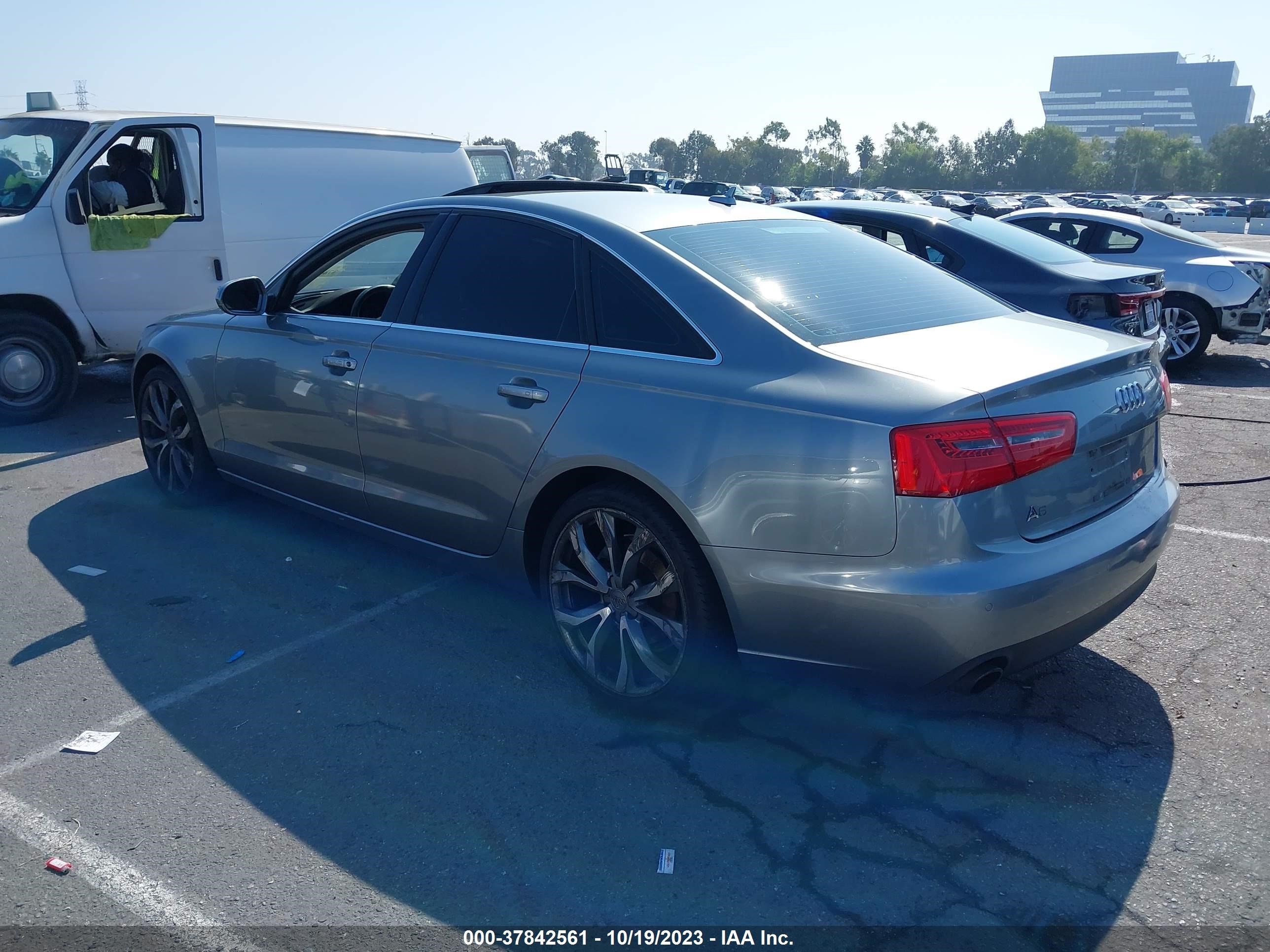 Photo 2 VIN: WAUGFAFC1DN028660 - AUDI A6 