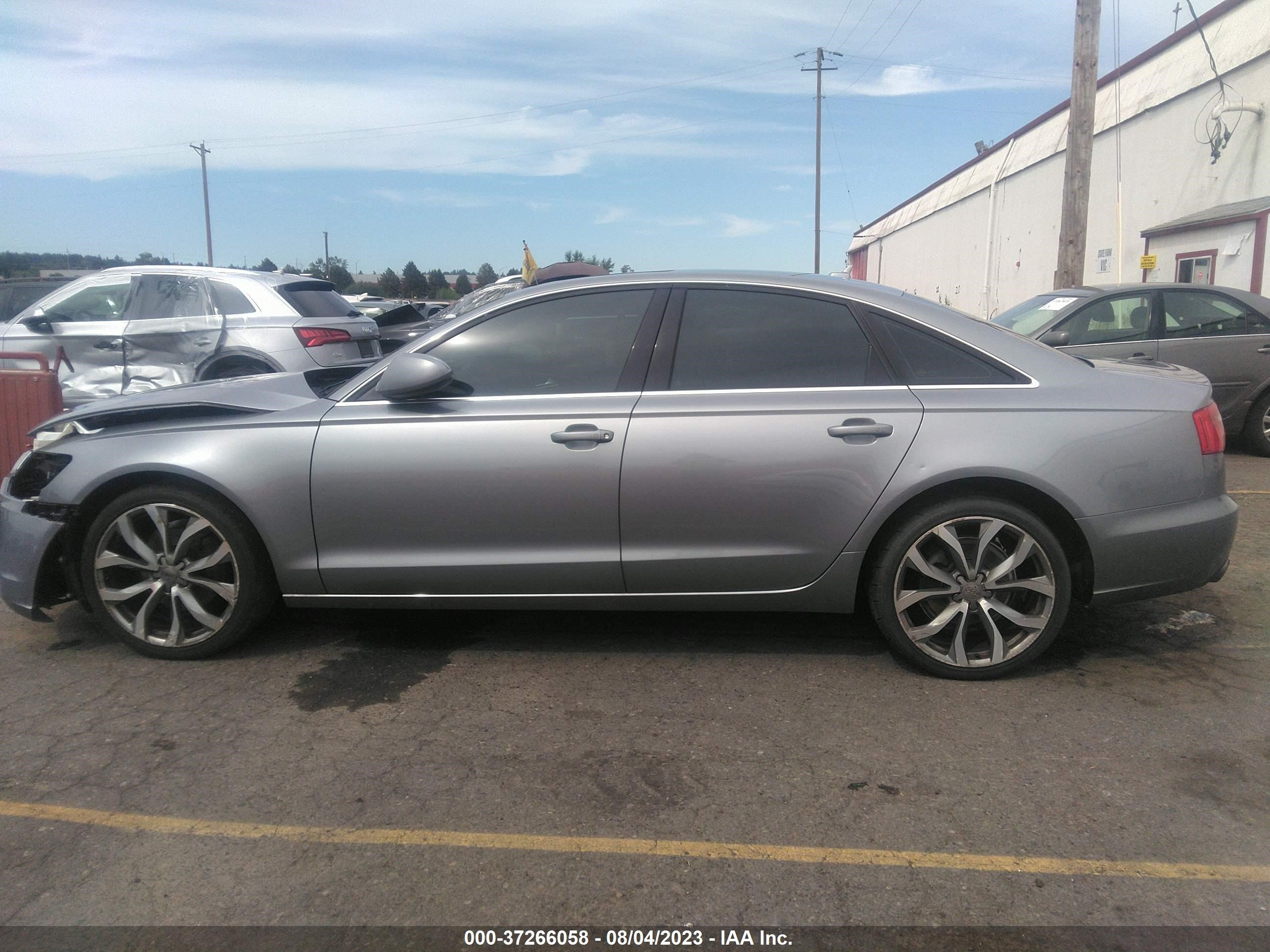 Photo 13 VIN: WAUGFAFC1DN056829 - AUDI A6 