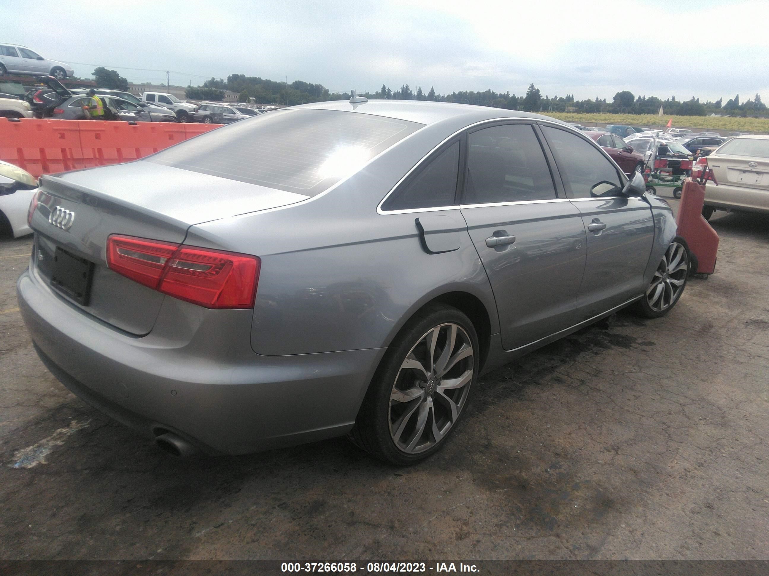 Photo 3 VIN: WAUGFAFC1DN056829 - AUDI A6 