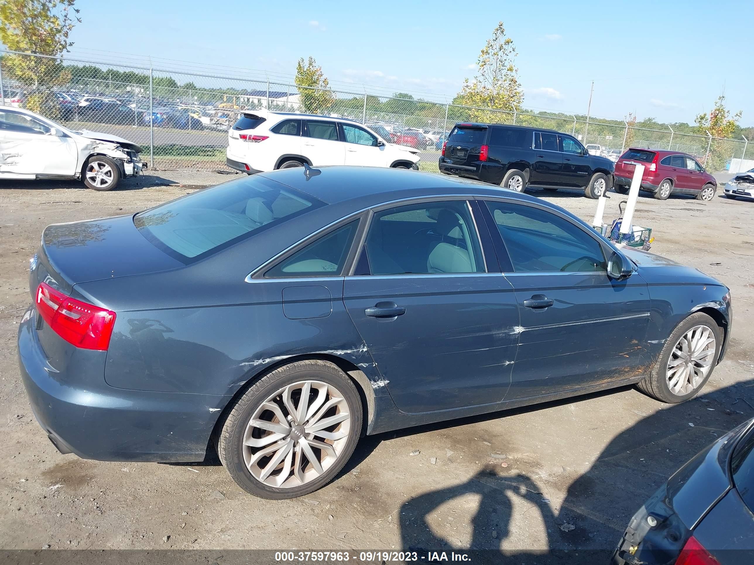 Photo 12 VIN: WAUGFAFC1DN157756 - AUDI A6 