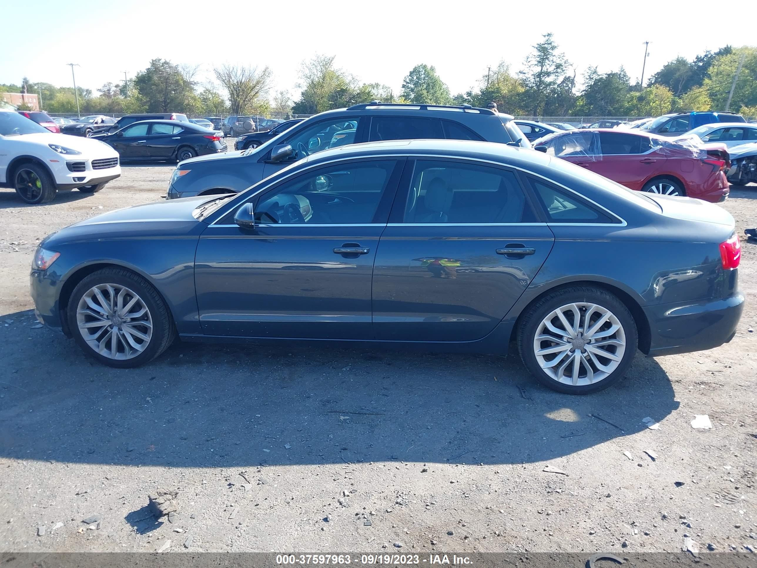 Photo 13 VIN: WAUGFAFC1DN157756 - AUDI A6 