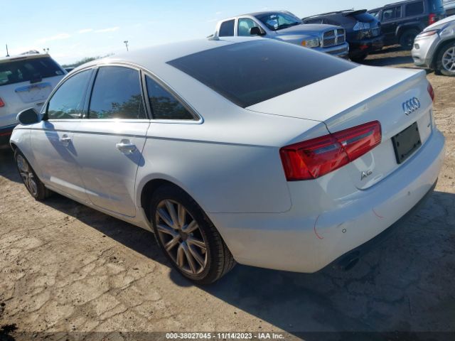 Photo 2 VIN: WAUGFAFC3FN010924 - AUDI A6 