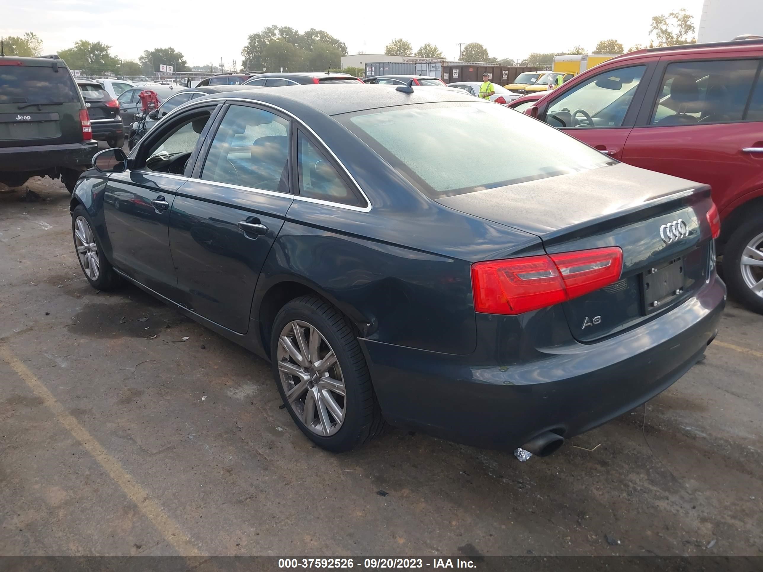 Photo 2 VIN: WAUGFAFC4DN081675 - AUDI A6 