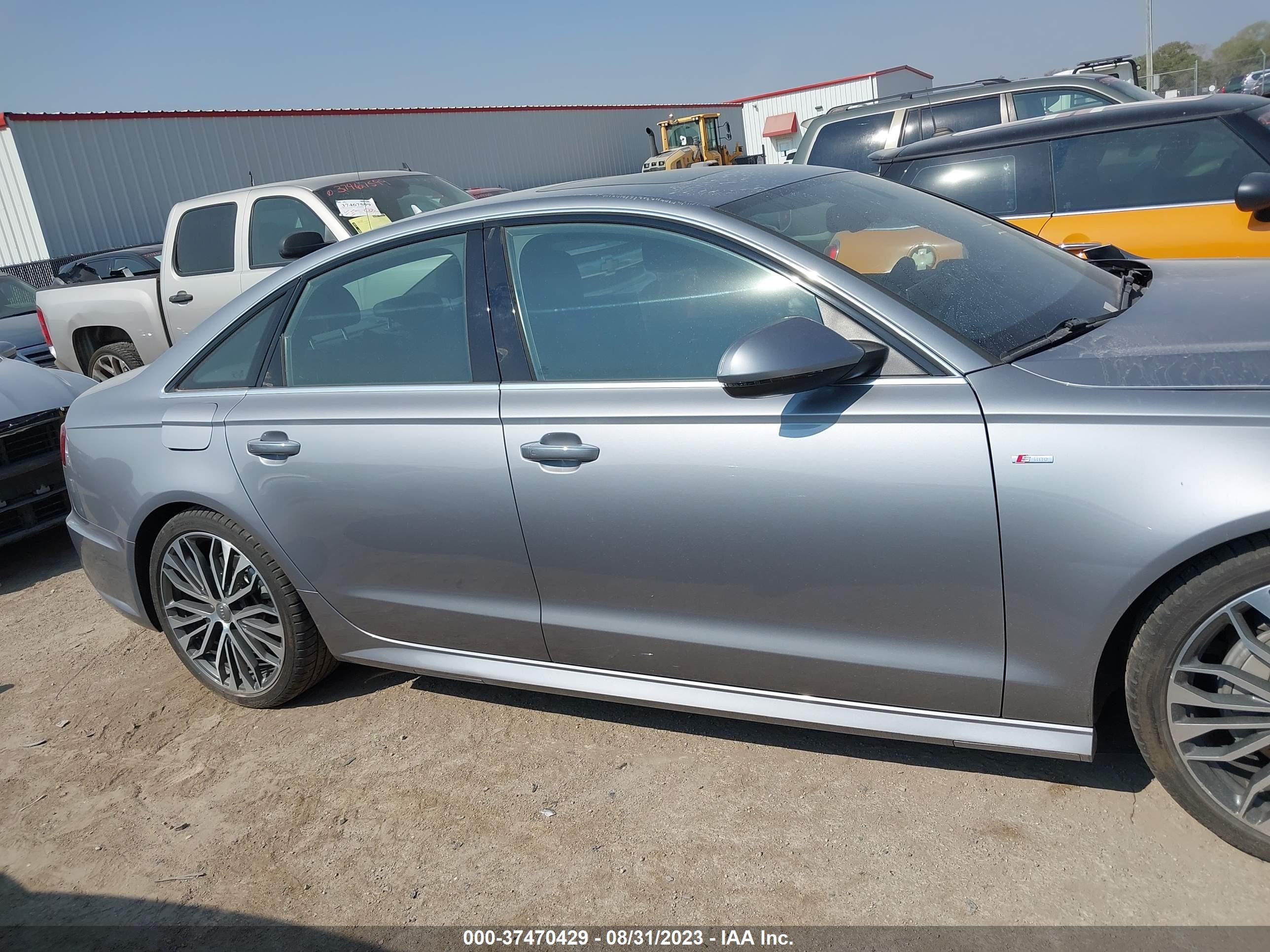 Photo 12 VIN: WAUGFAFC6GN112185 - AUDI A6 