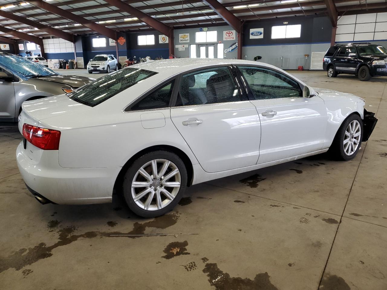 Photo 2 VIN: WAUGFAFC9FN015996 - AUDI A6 