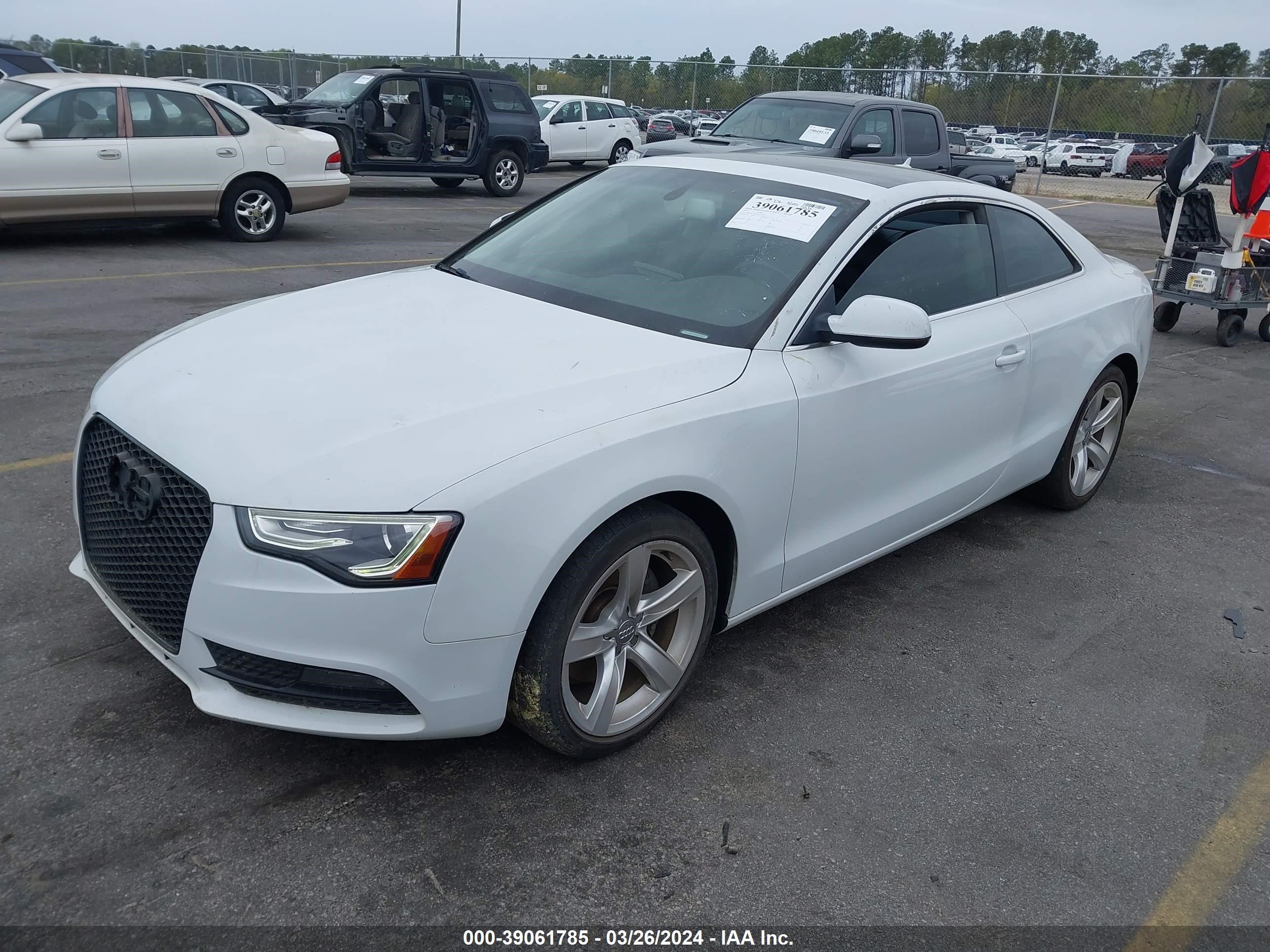 Photo 1 VIN: WAUGFAFR3FA013320 - AUDI A5 