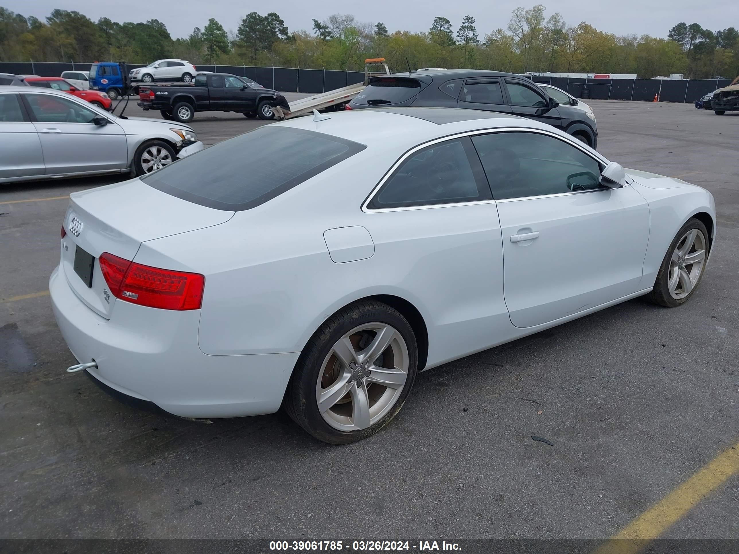 Photo 3 VIN: WAUGFAFR3FA013320 - AUDI A5 